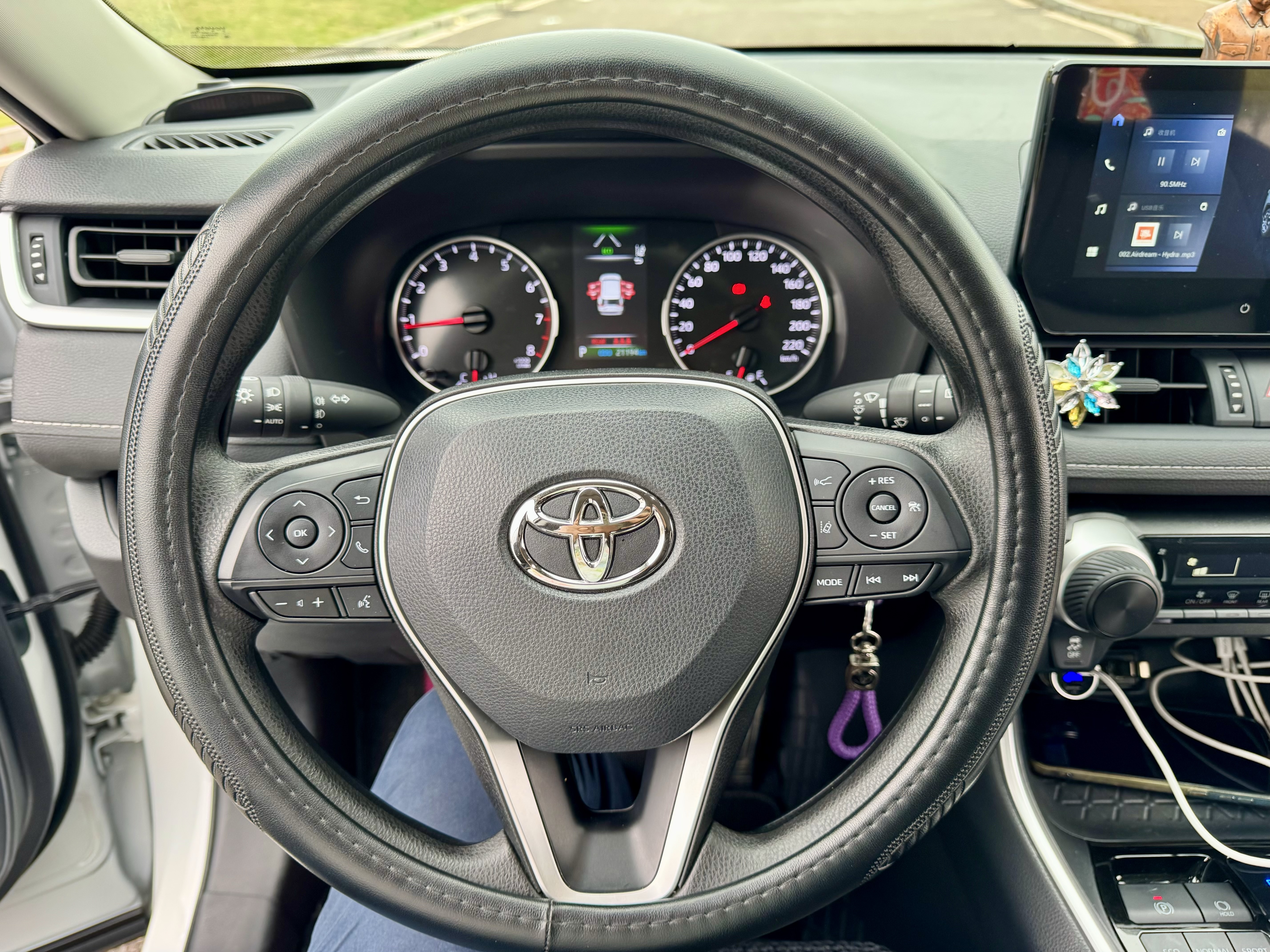 Toyota RAV4 2024 car image #10