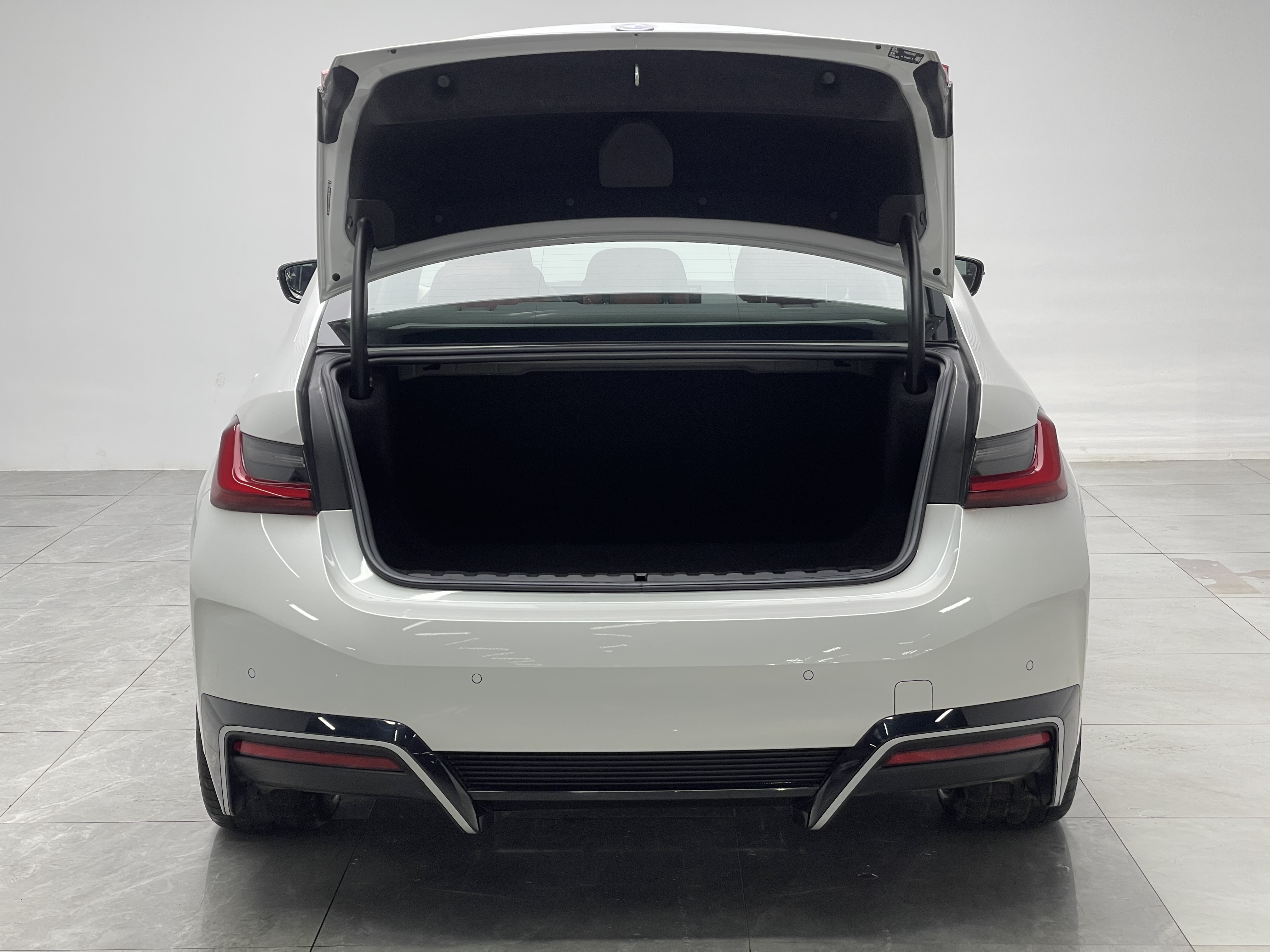 BMW i3 2024 immagine di auto #10