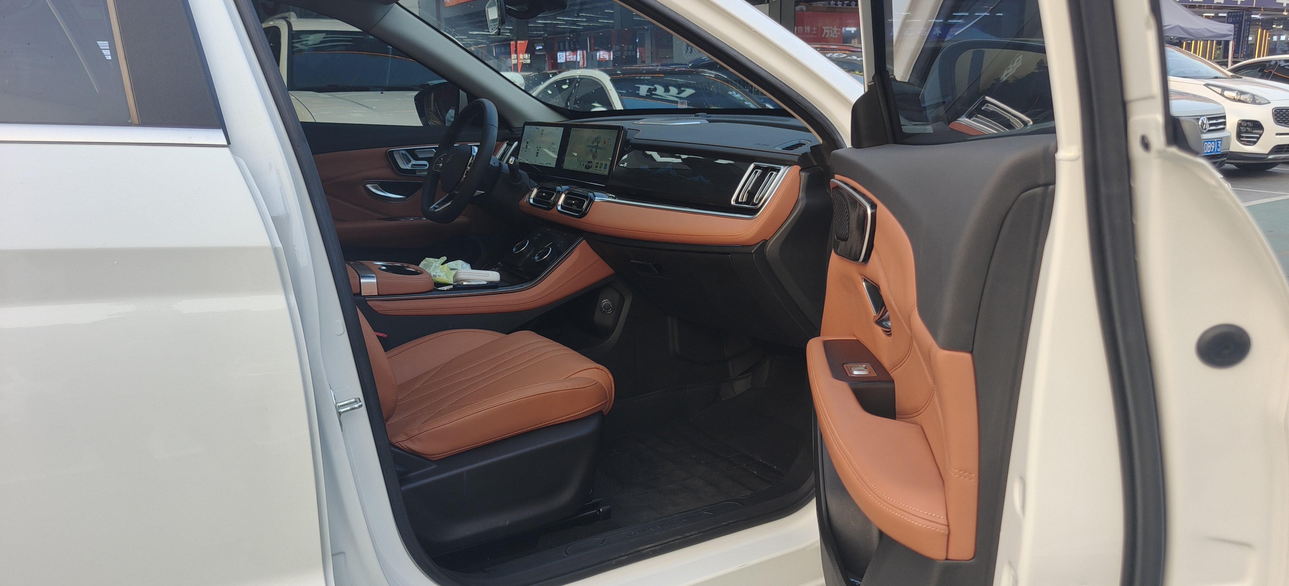 Jetour L7 2025 car image #10