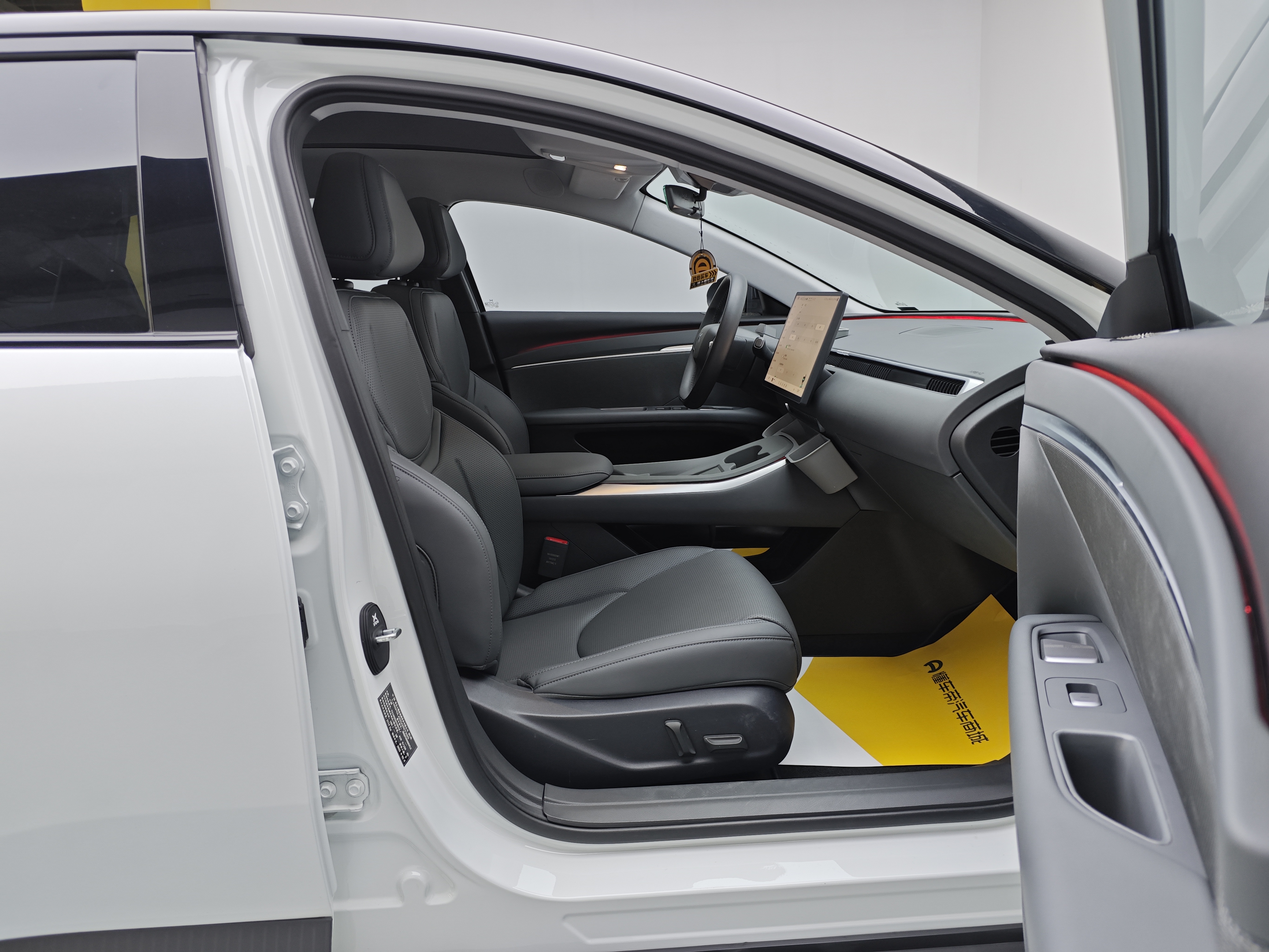 Xpeng MONA M03 2025 #10 Xpeng MONA M03 2025 immagine di auto #10