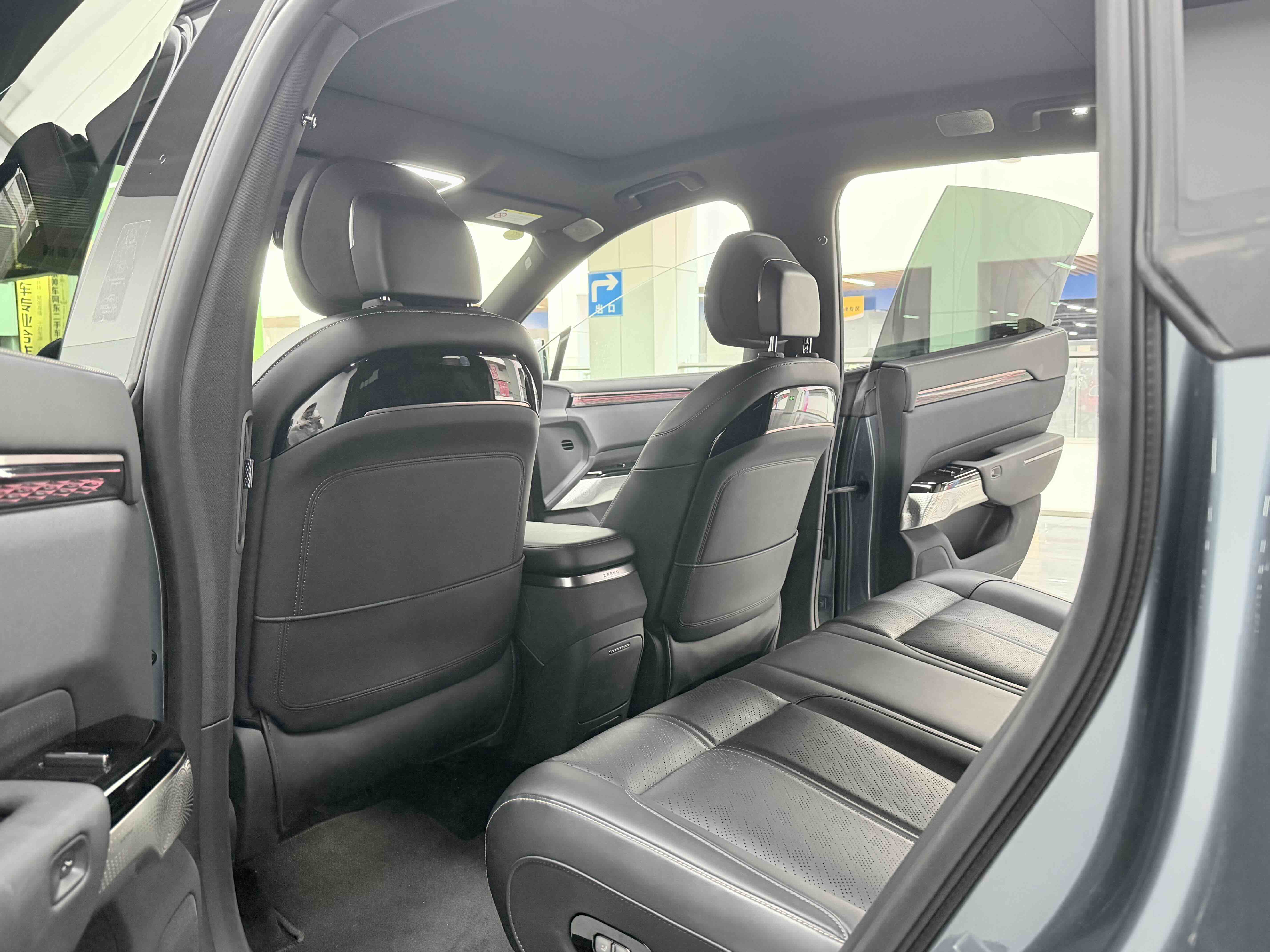 Zeekr 7X 2024 immagine di auto #10