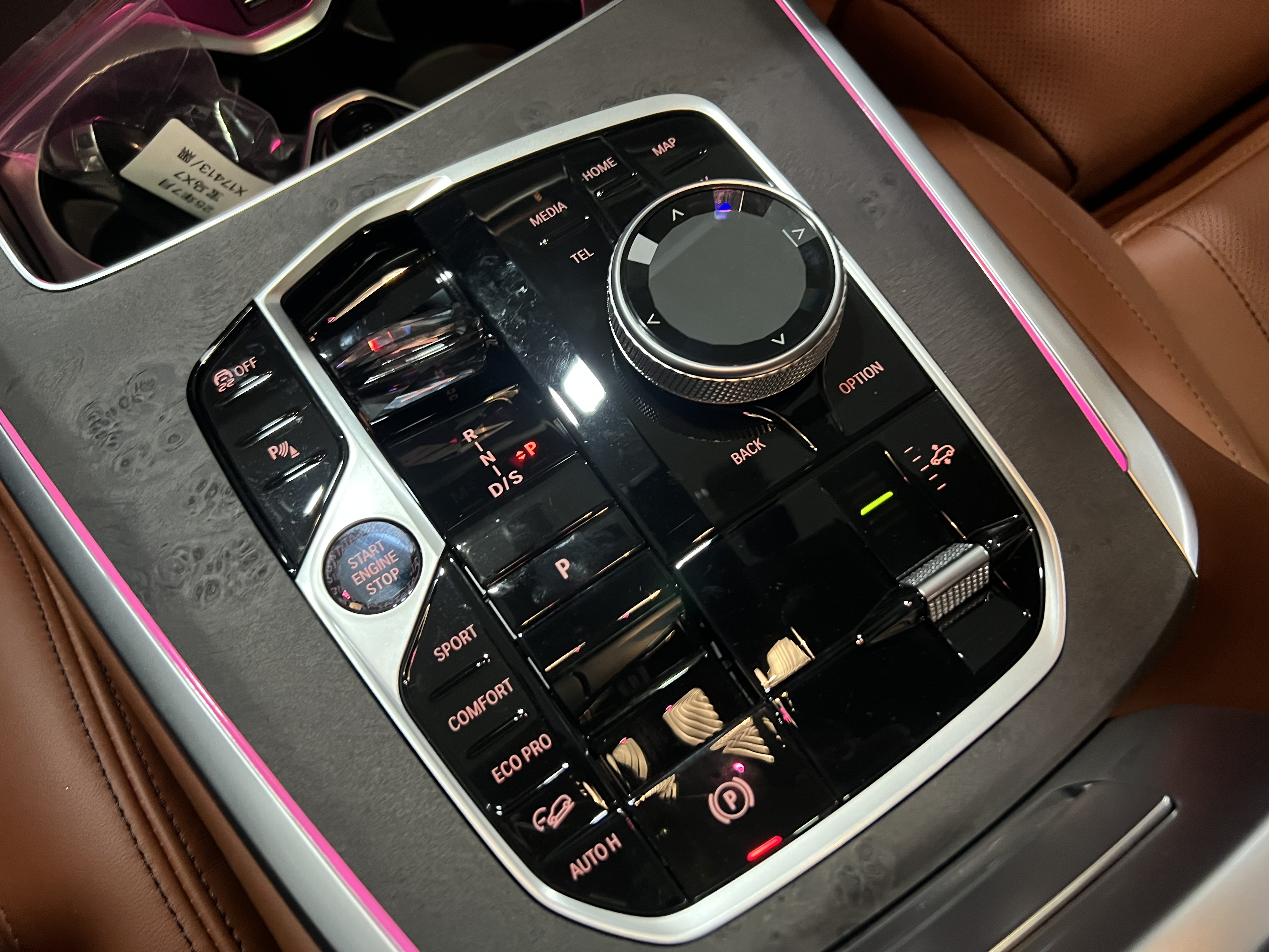 BMW X7 M60i 2025 #10 BMW X7 M60i 2025 car image #10