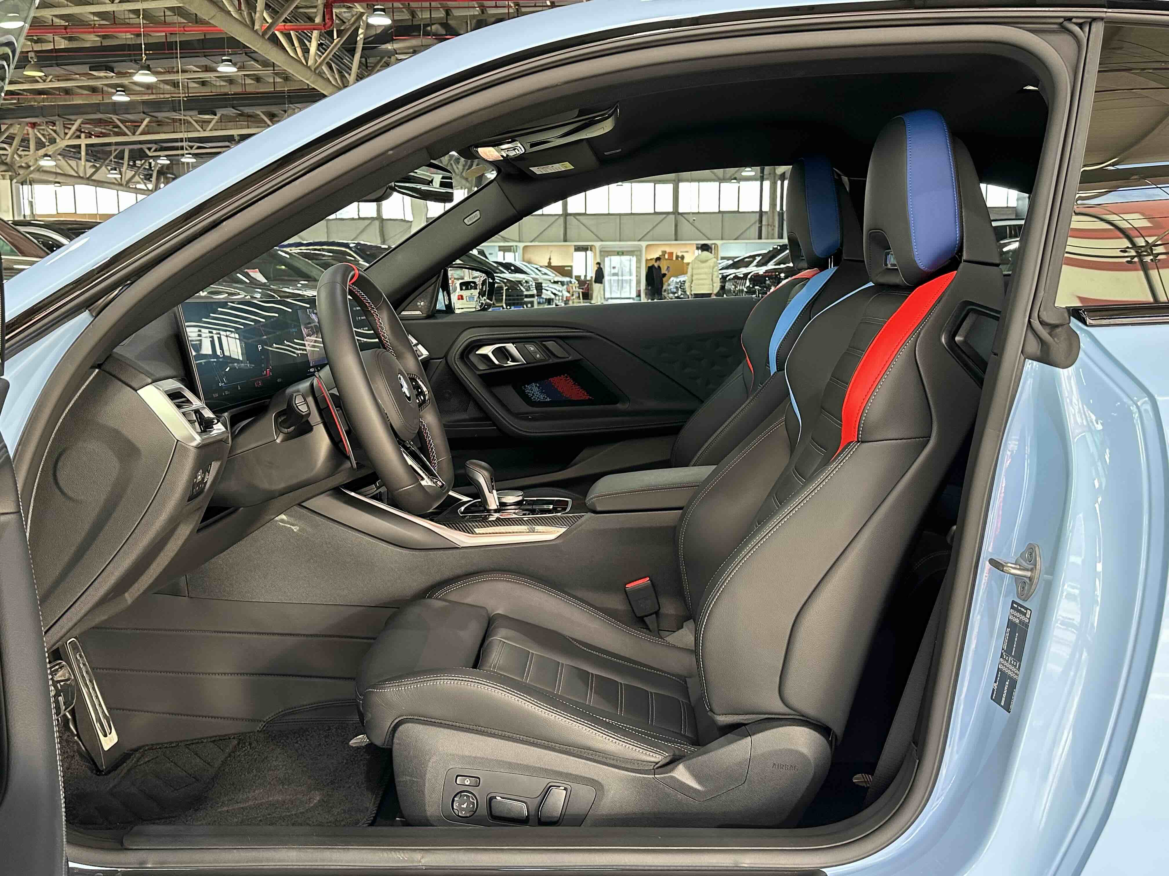 BMW M2 2025 #10 BMW M2 2025 car image #10