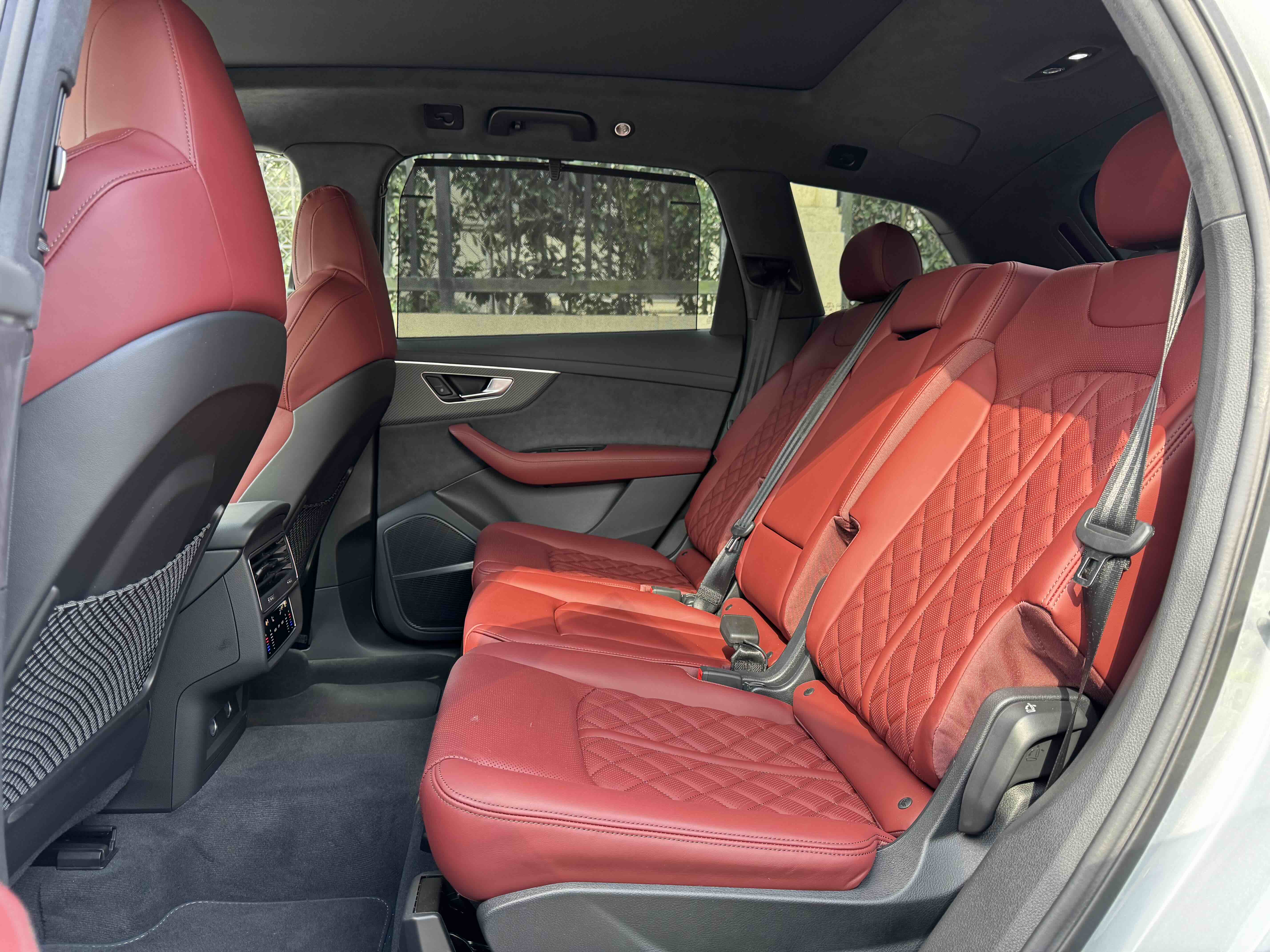 Audi SQ7 2024 immagine di auto #10