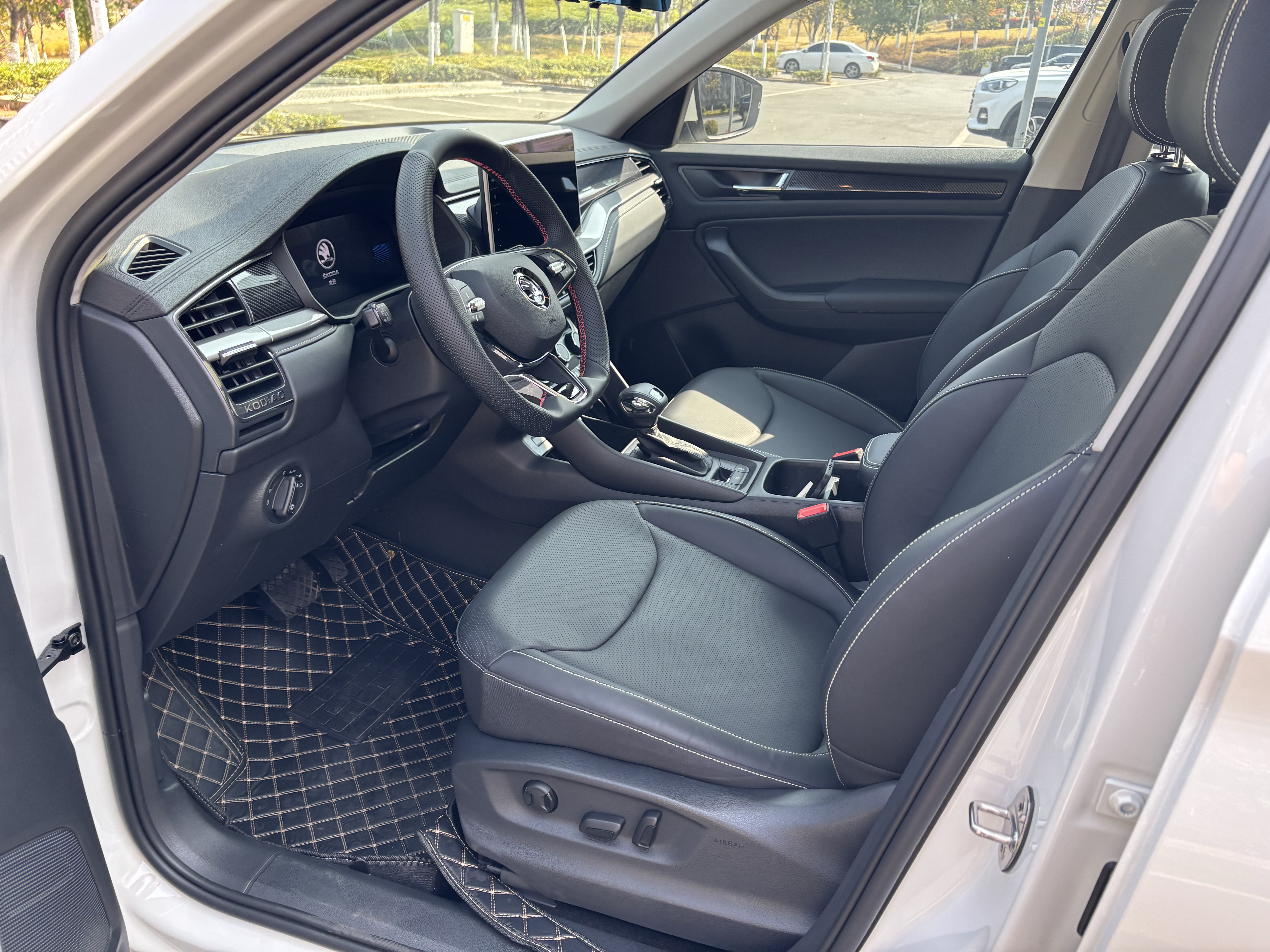 Skoda Kodiaq 2025 صورة سيارة #10