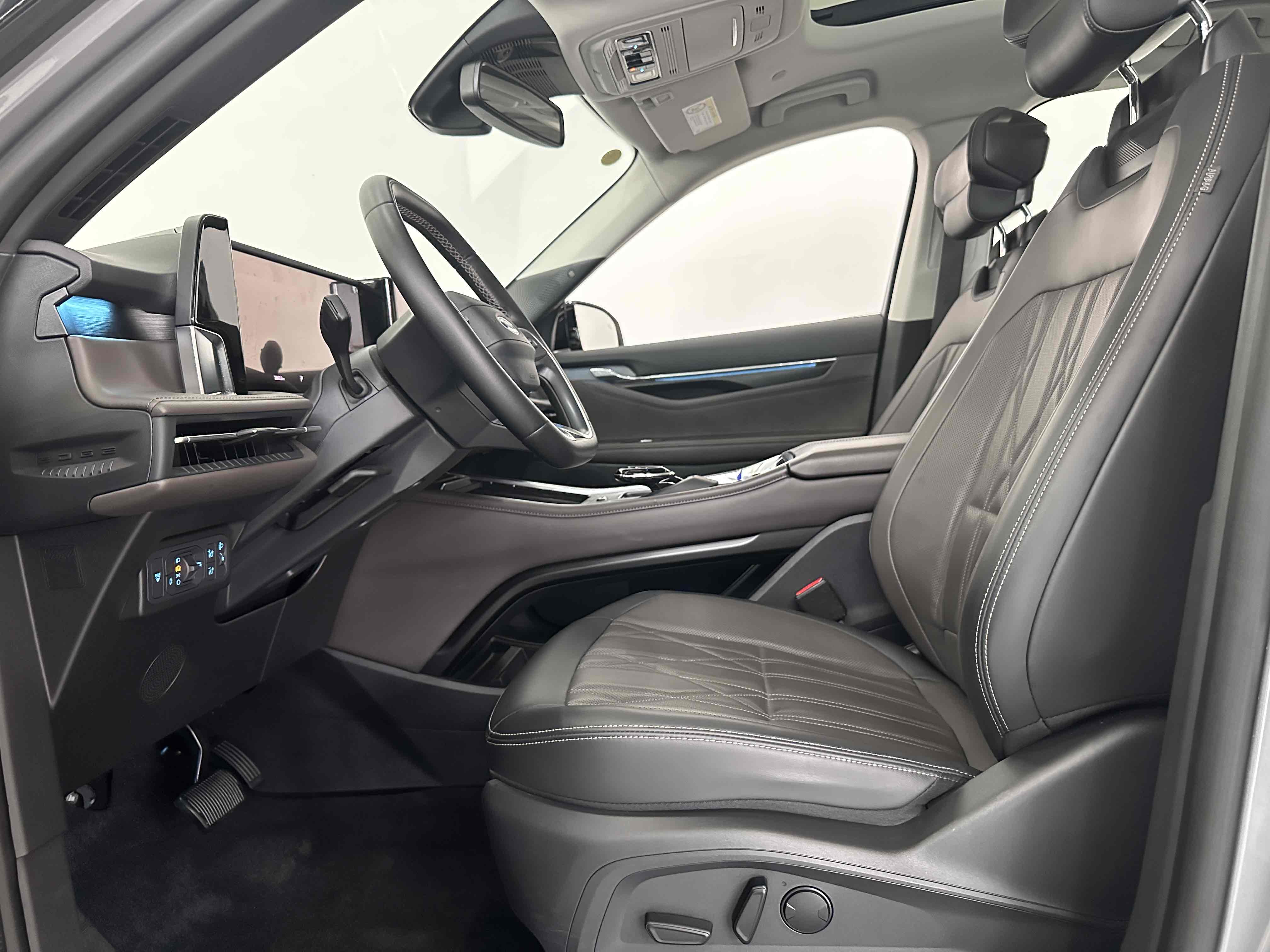 Ford Edge 2024 #10 Ford Edge 2024 car image #10