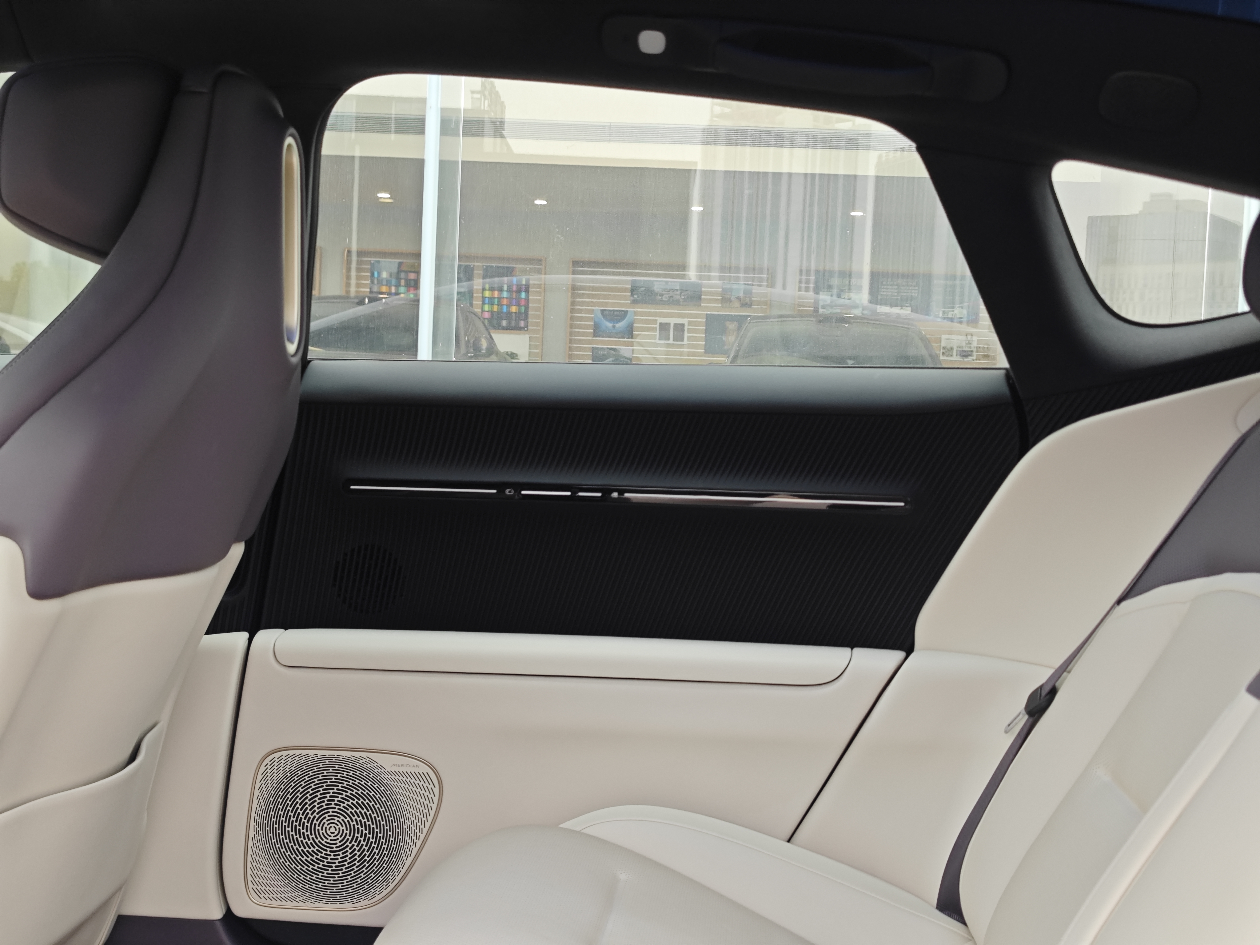 Avatr 12 2024 car image #10