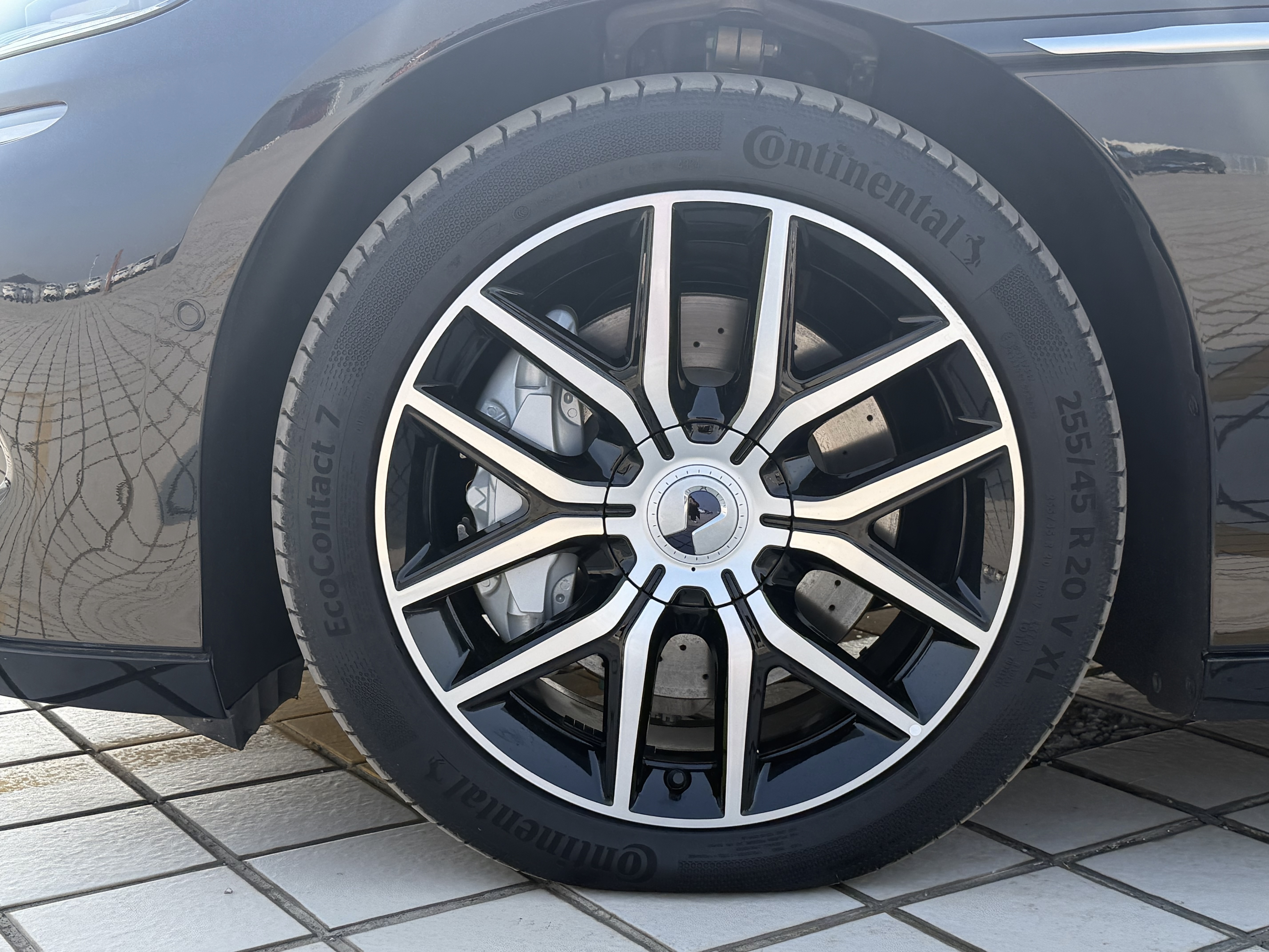 Denza Z9 2025 car image #10