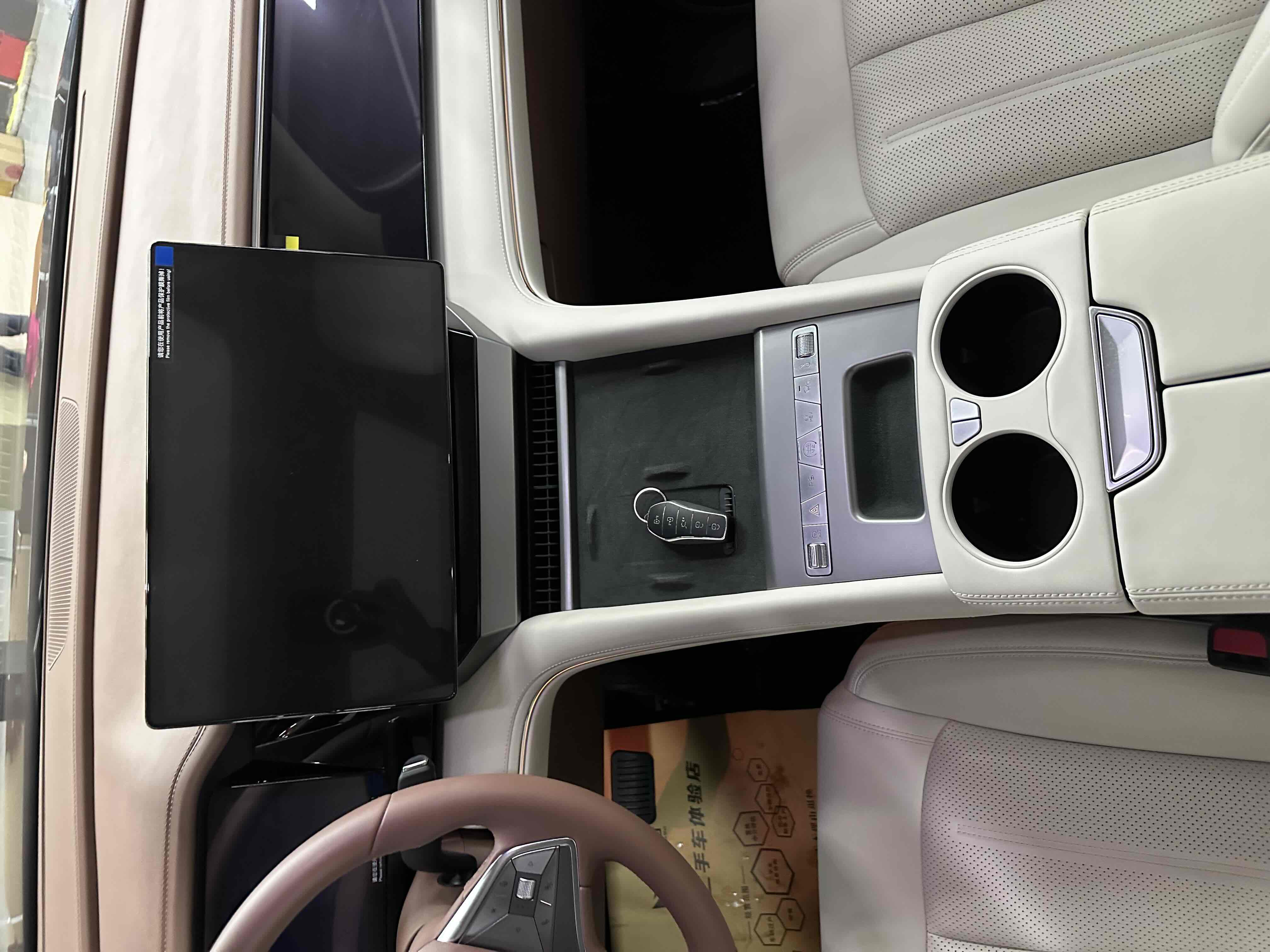 BYD Xia 2025 صورة سيارة #10