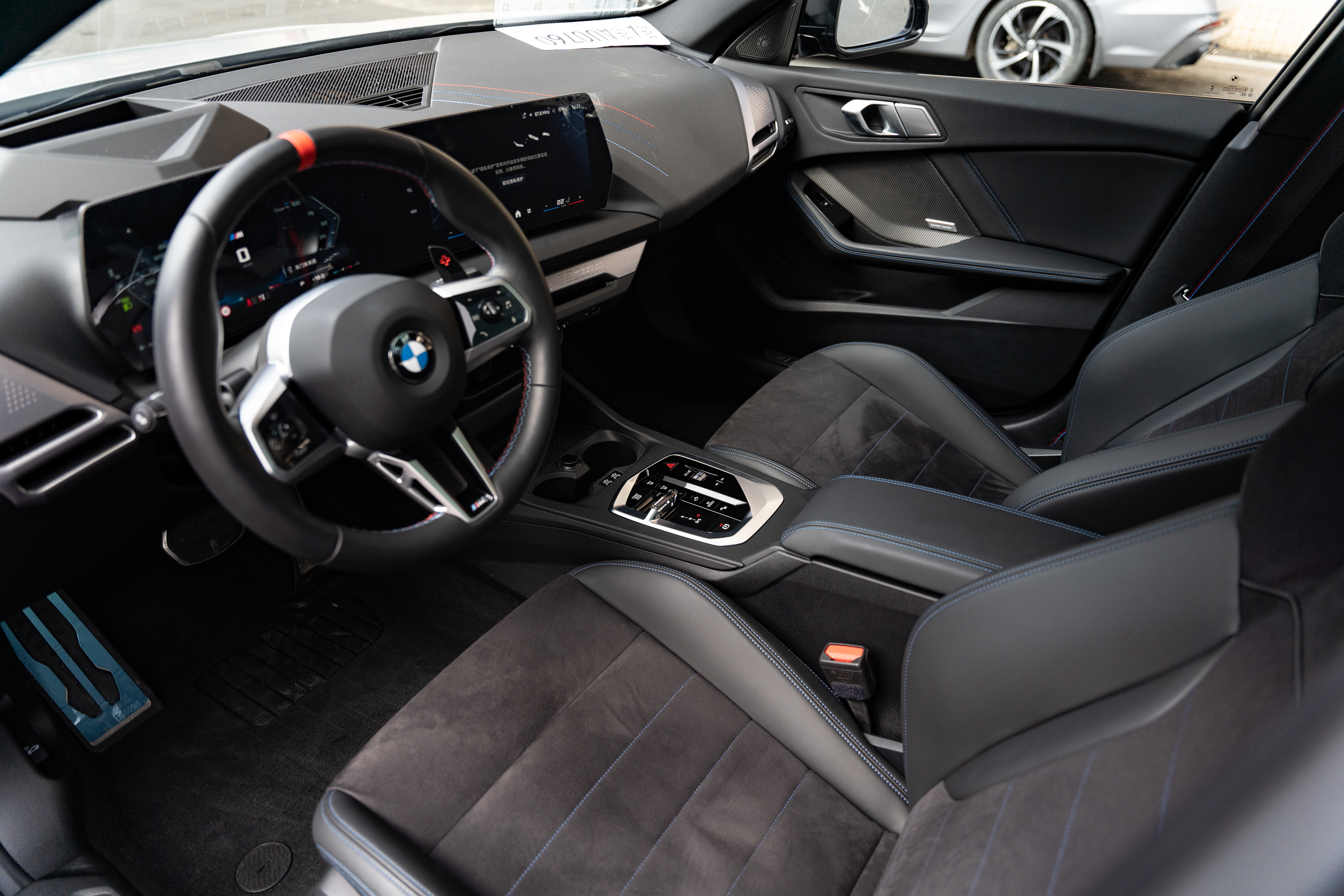 BMW M235L 2025 car image #10