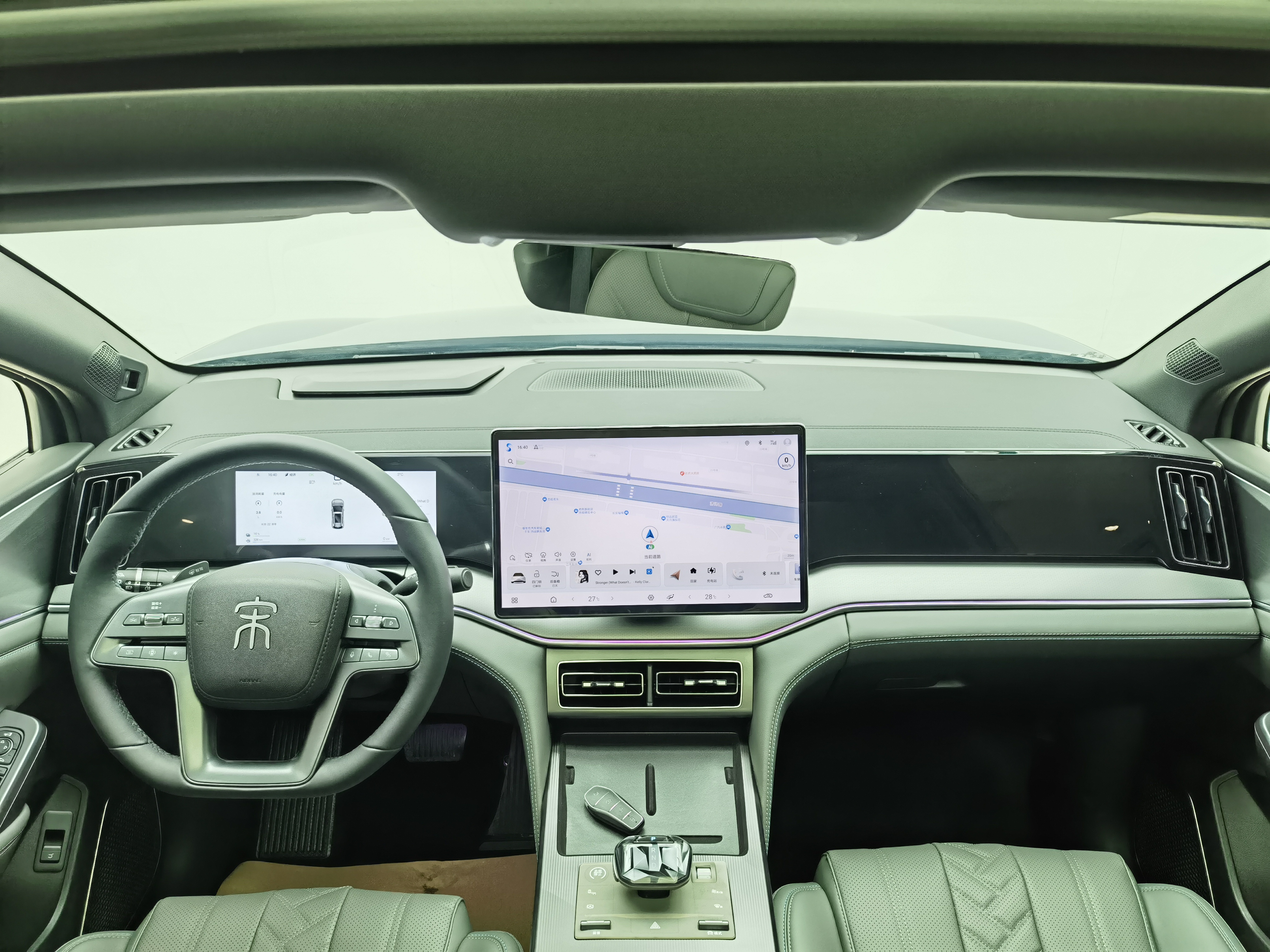 BYD SongL DM-i 2025 #10 BYD SongL DM-i 2025 car image #10