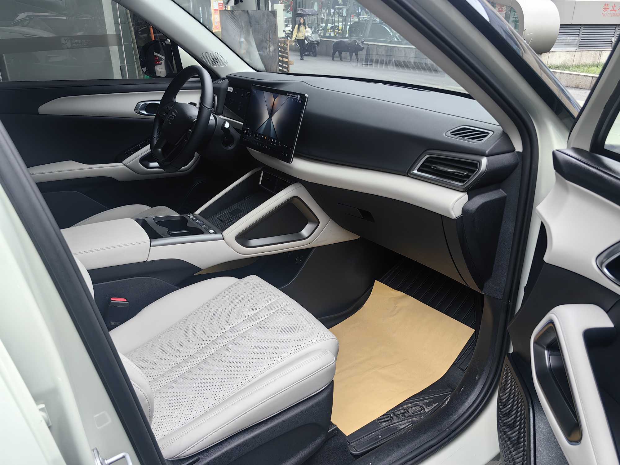 BYD YuanUP 2025 car image #10