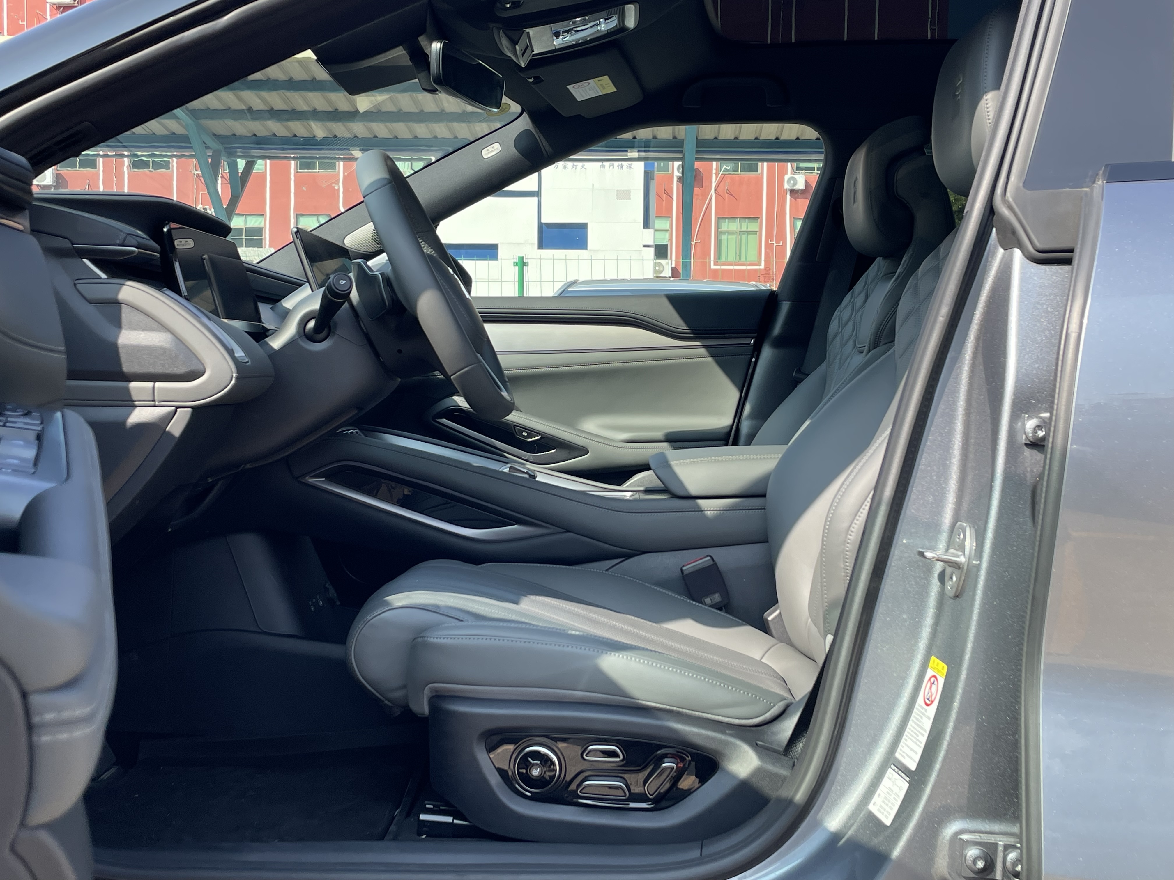 BYD SongL EV 2025 #10 BYD SongL EV 2025 car image #10