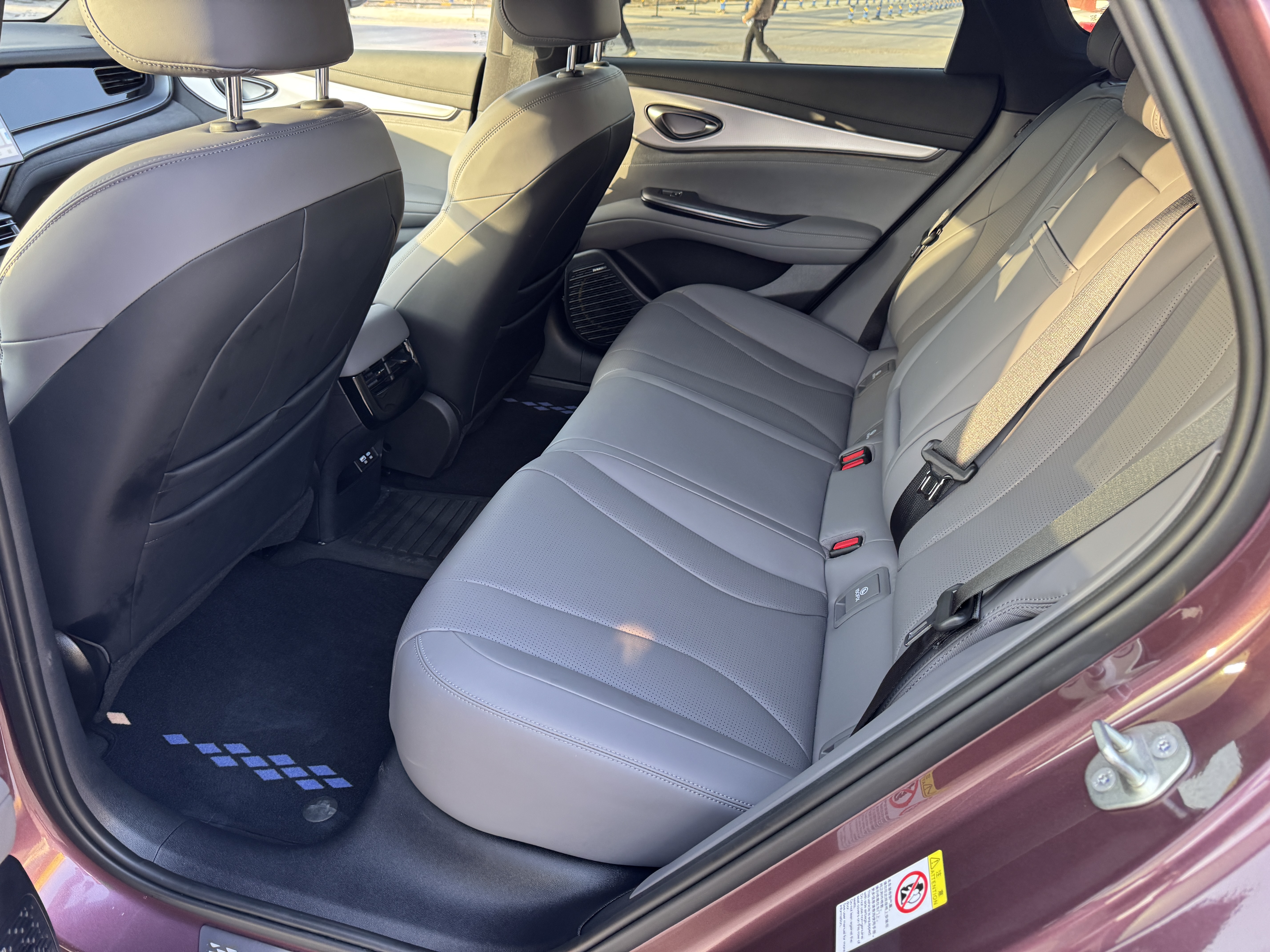 BYD Seal 07 DM-i 2025 car image #10