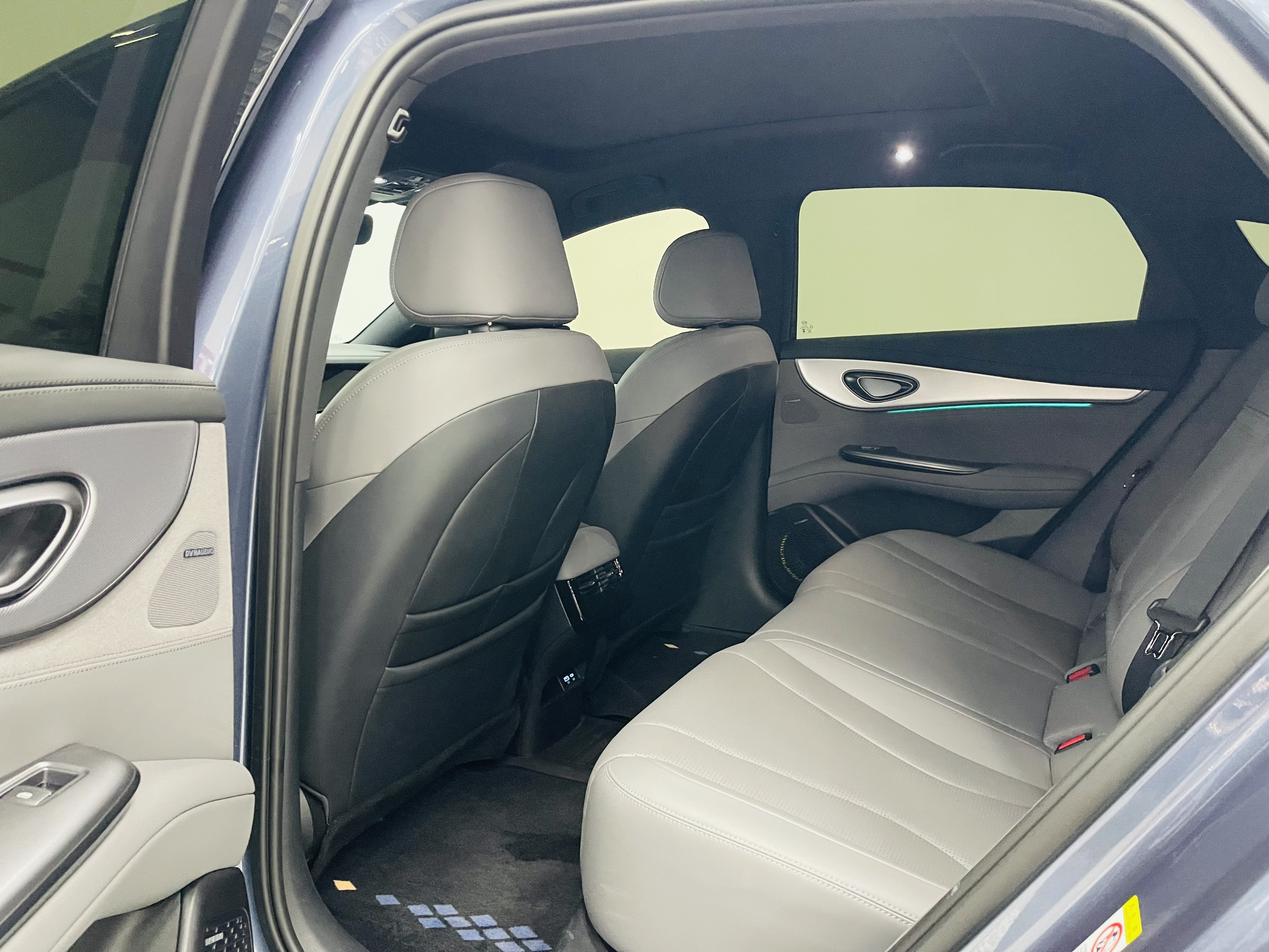 BYD Seal 07 DM-i 2025 car image #10