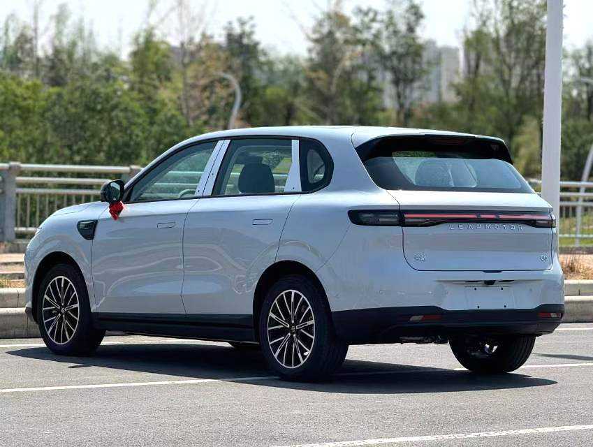 零跑汽车 零跑B10 2025 汽车图片 #10