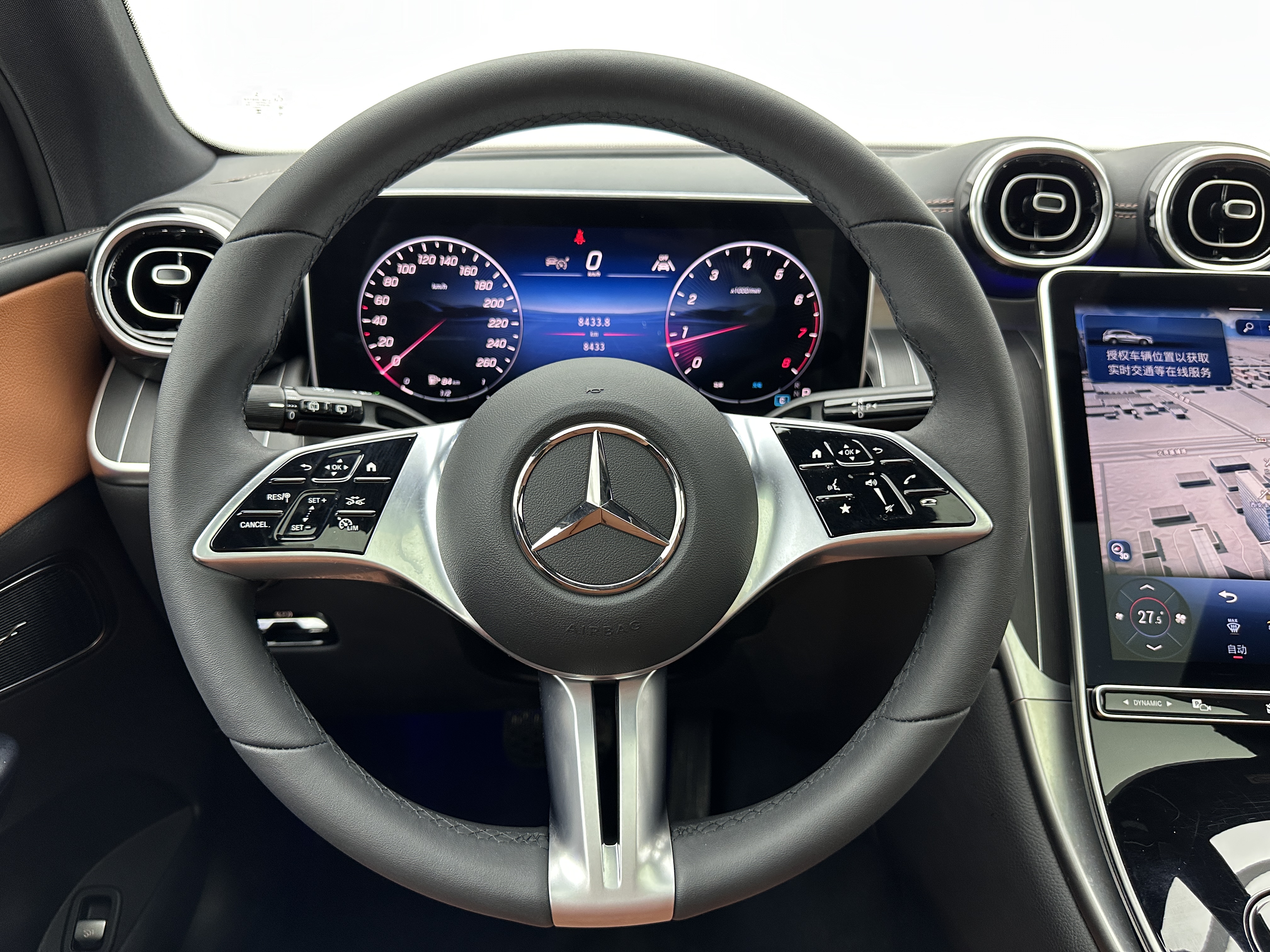 Mercedes-Benz GLC Class 2025 immagine di auto #10