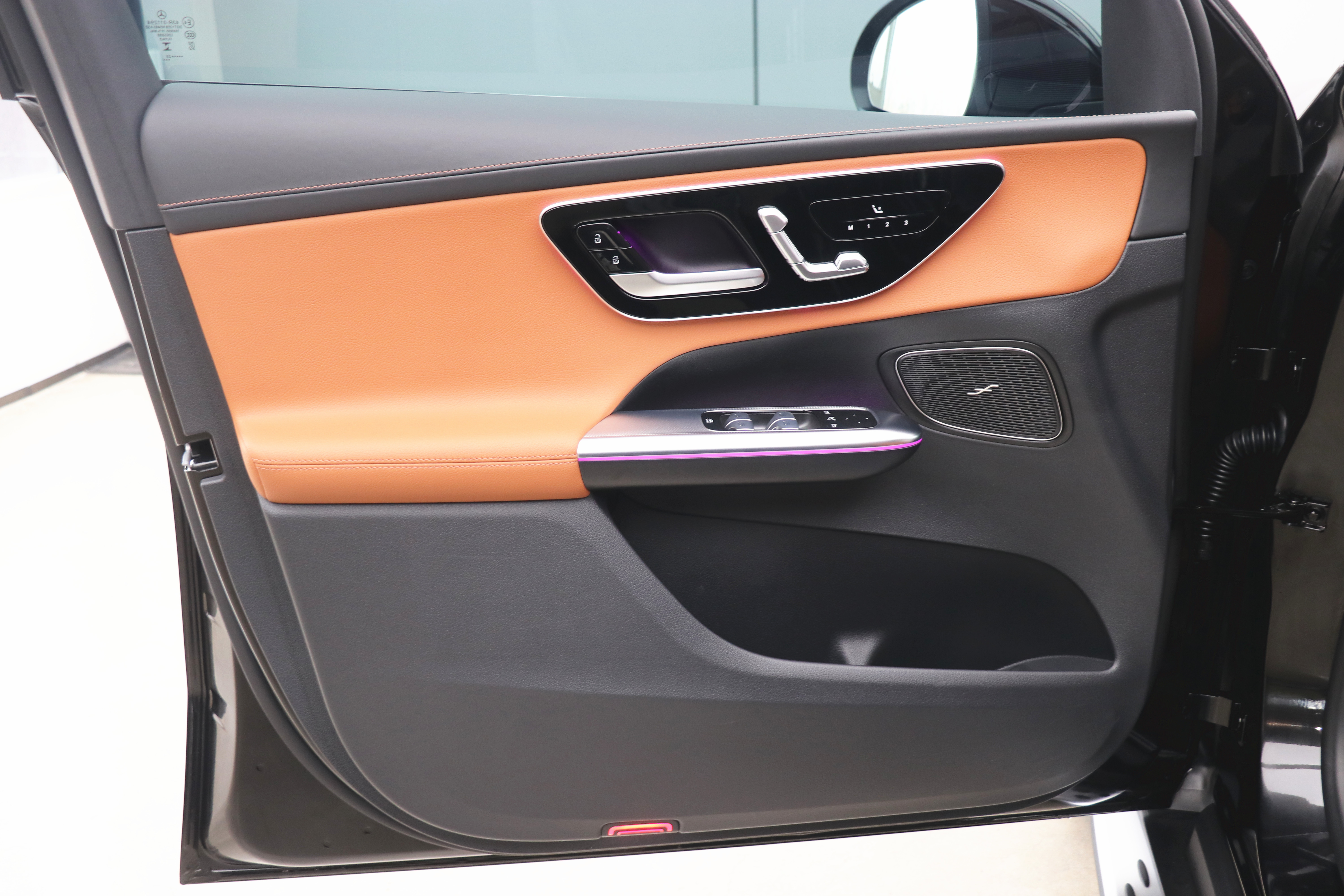 Mercedes-Benz GLC Class 2025 car image #10