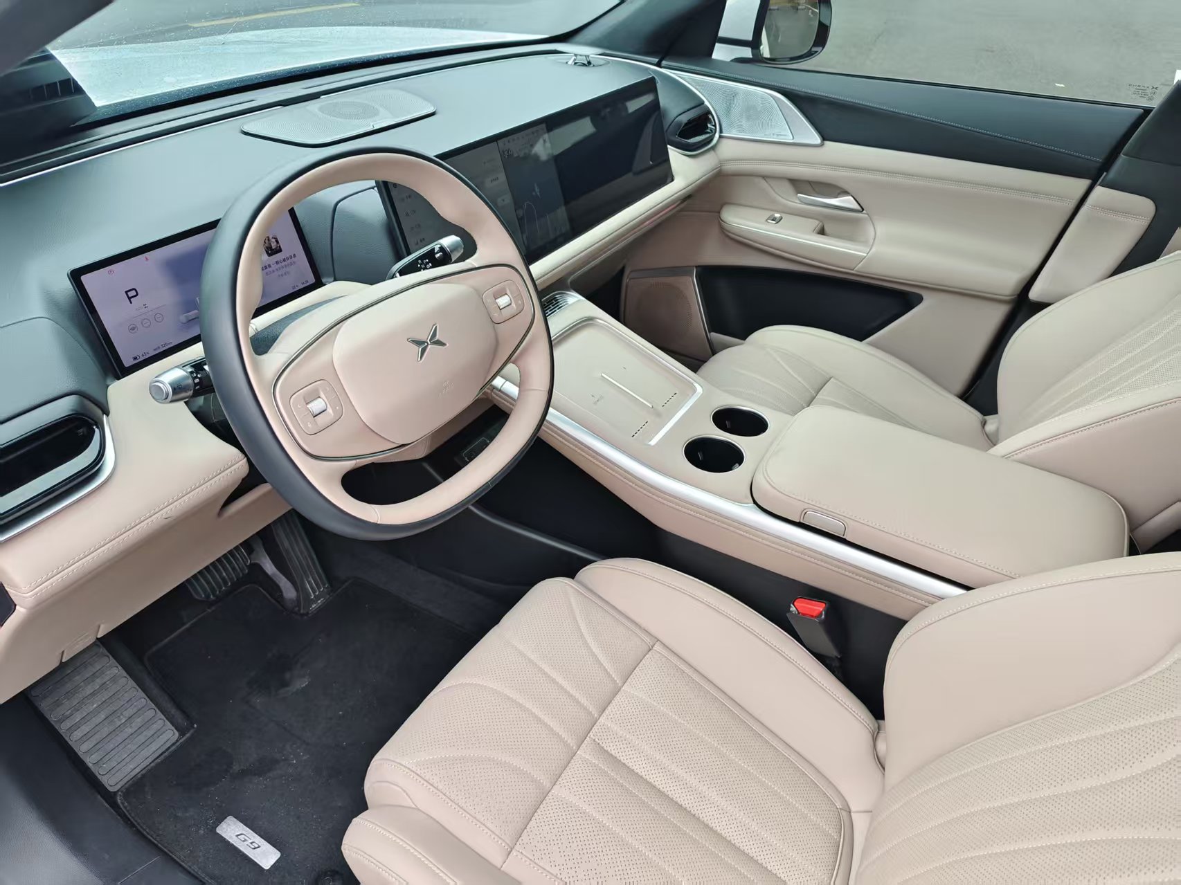 Xpeng G9 2025 immagine di auto #10