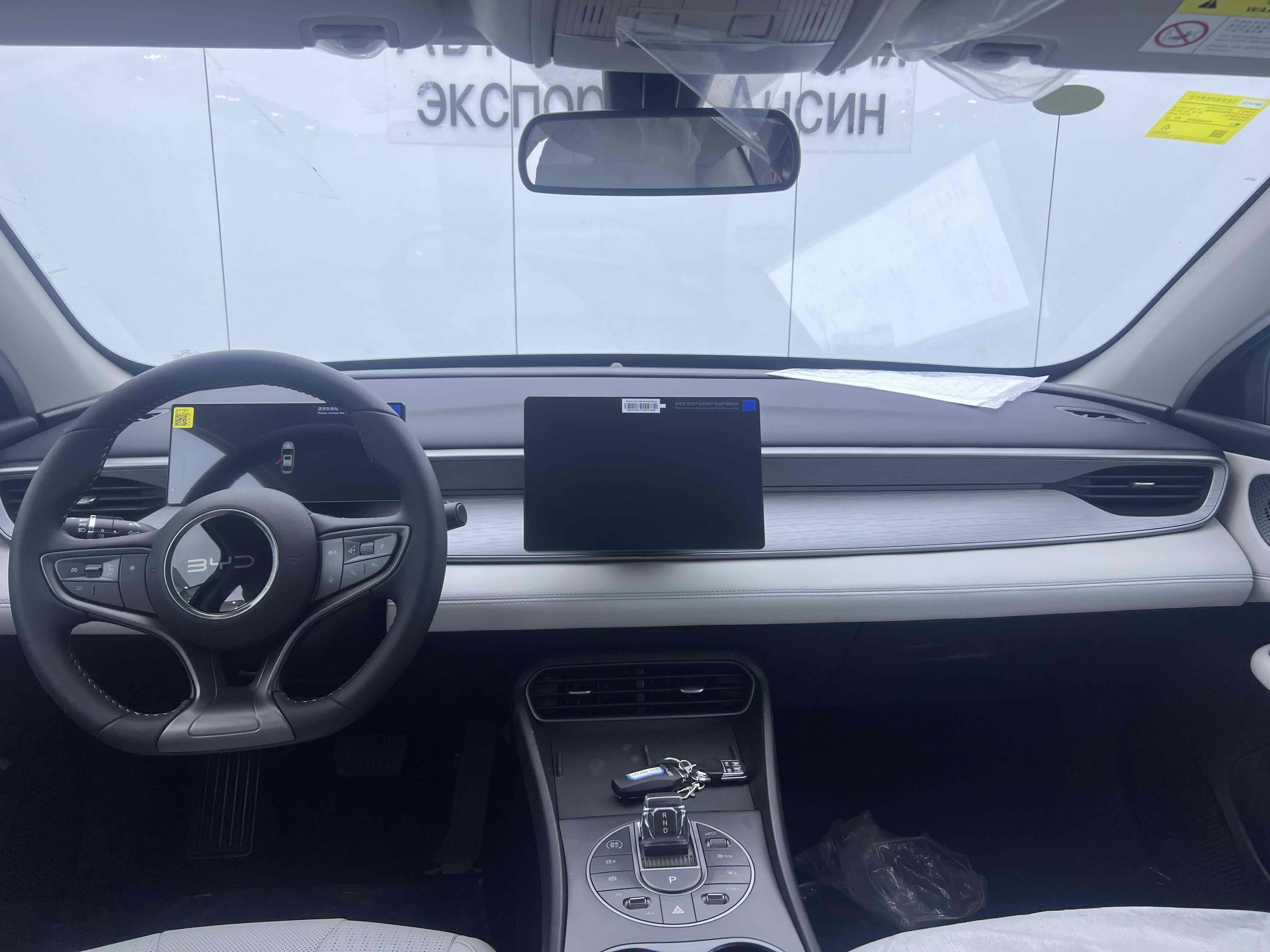 BYD Seal 2025 car image #10