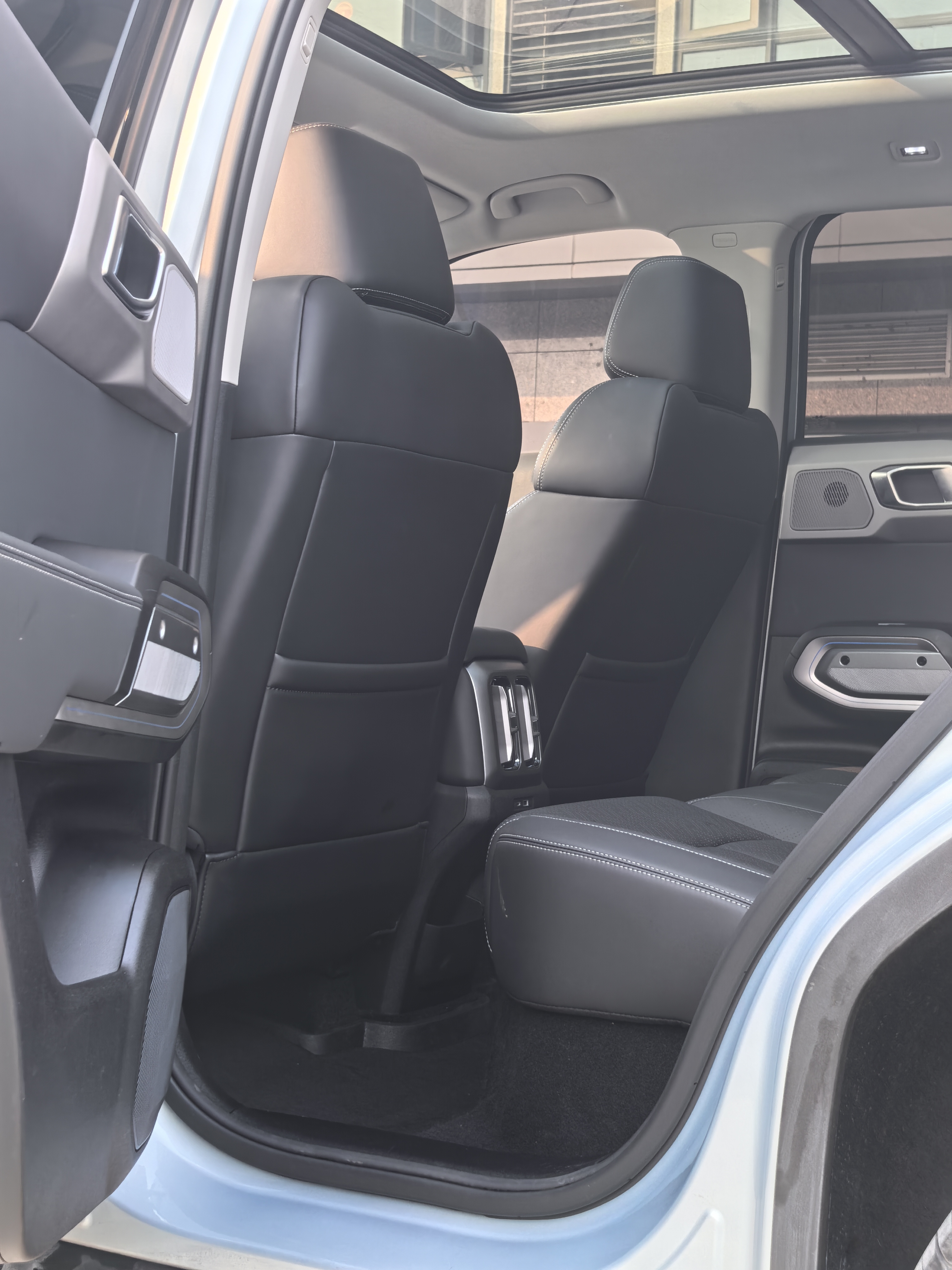 FangChengBao Tiger 3 2025 car image #10