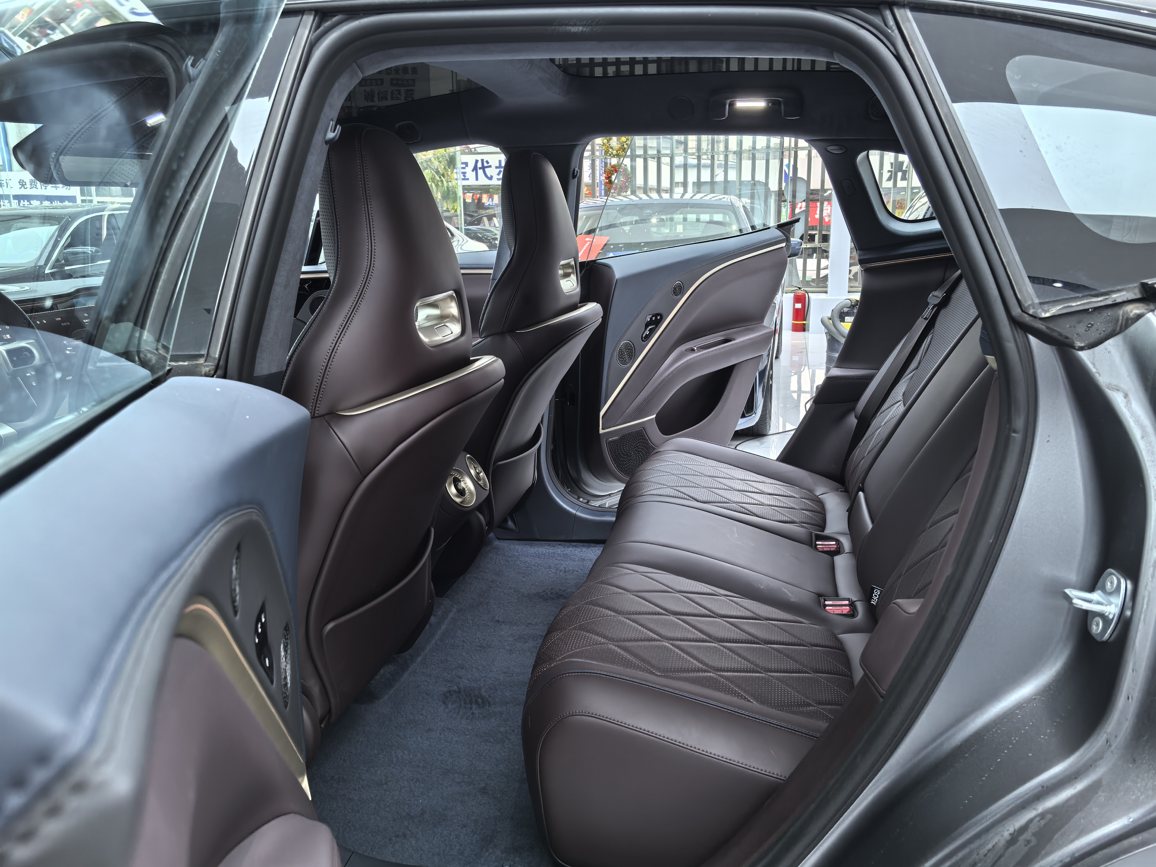 Avatr 11 2025 imagen de coche #10