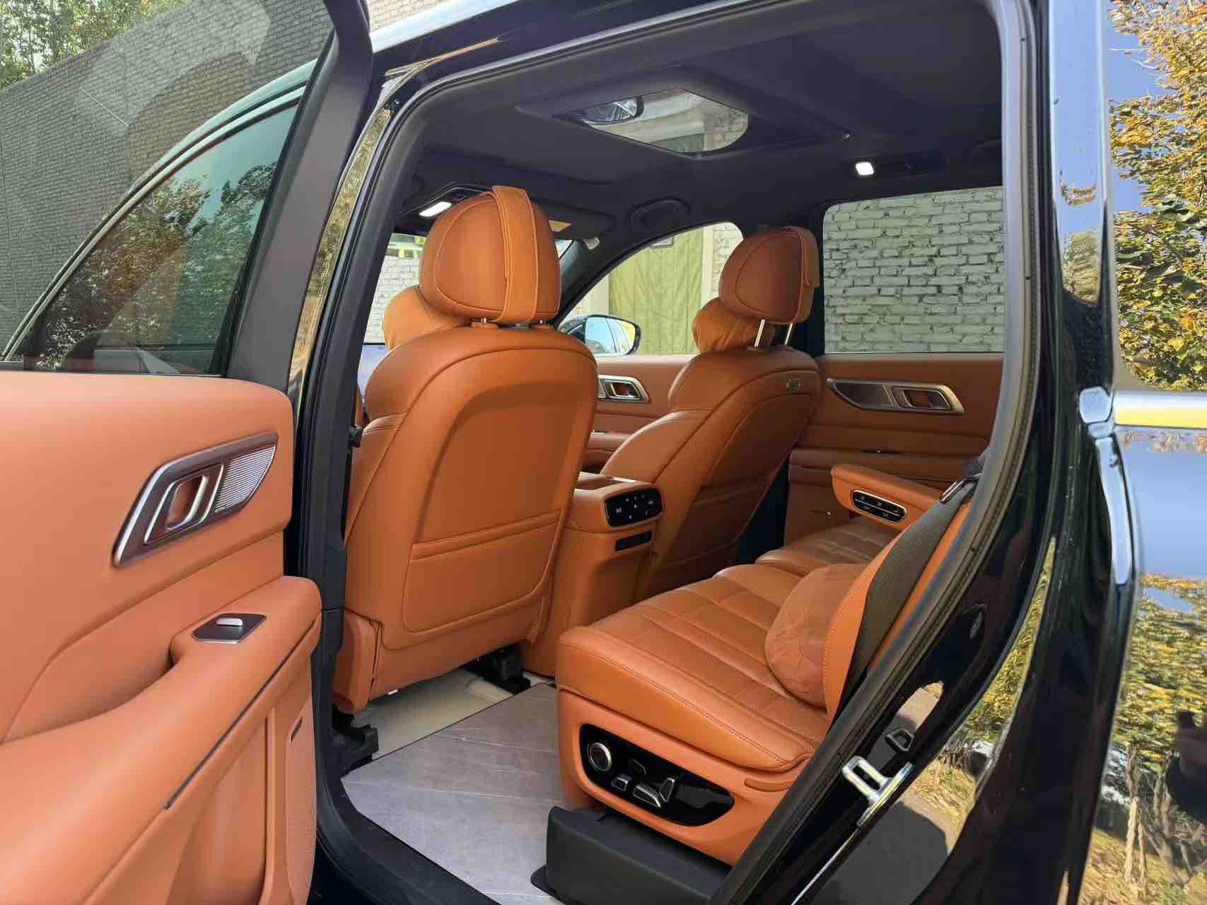 Deepal S09 2025 car image #10