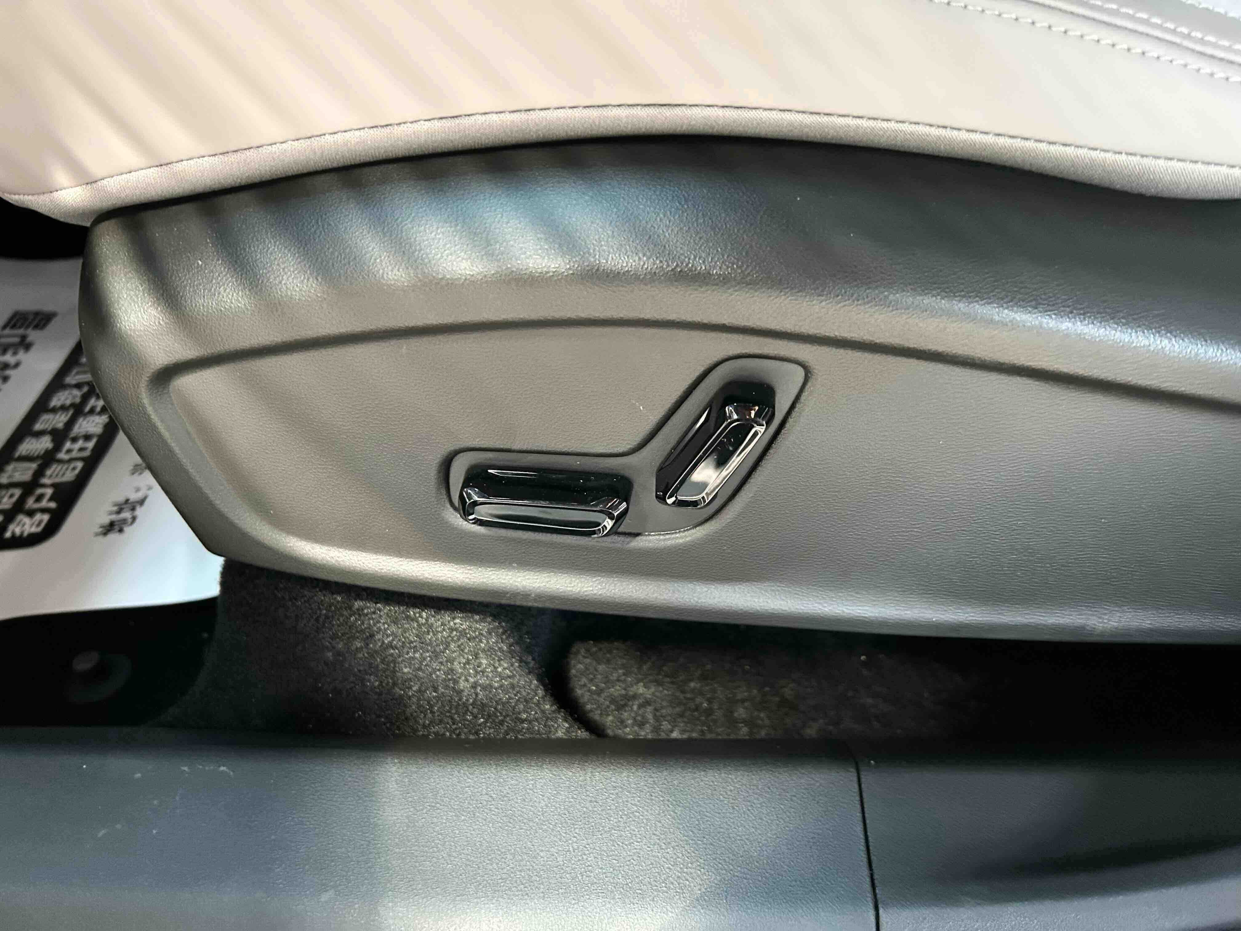 GEELY Boyue L 2026 car image #10