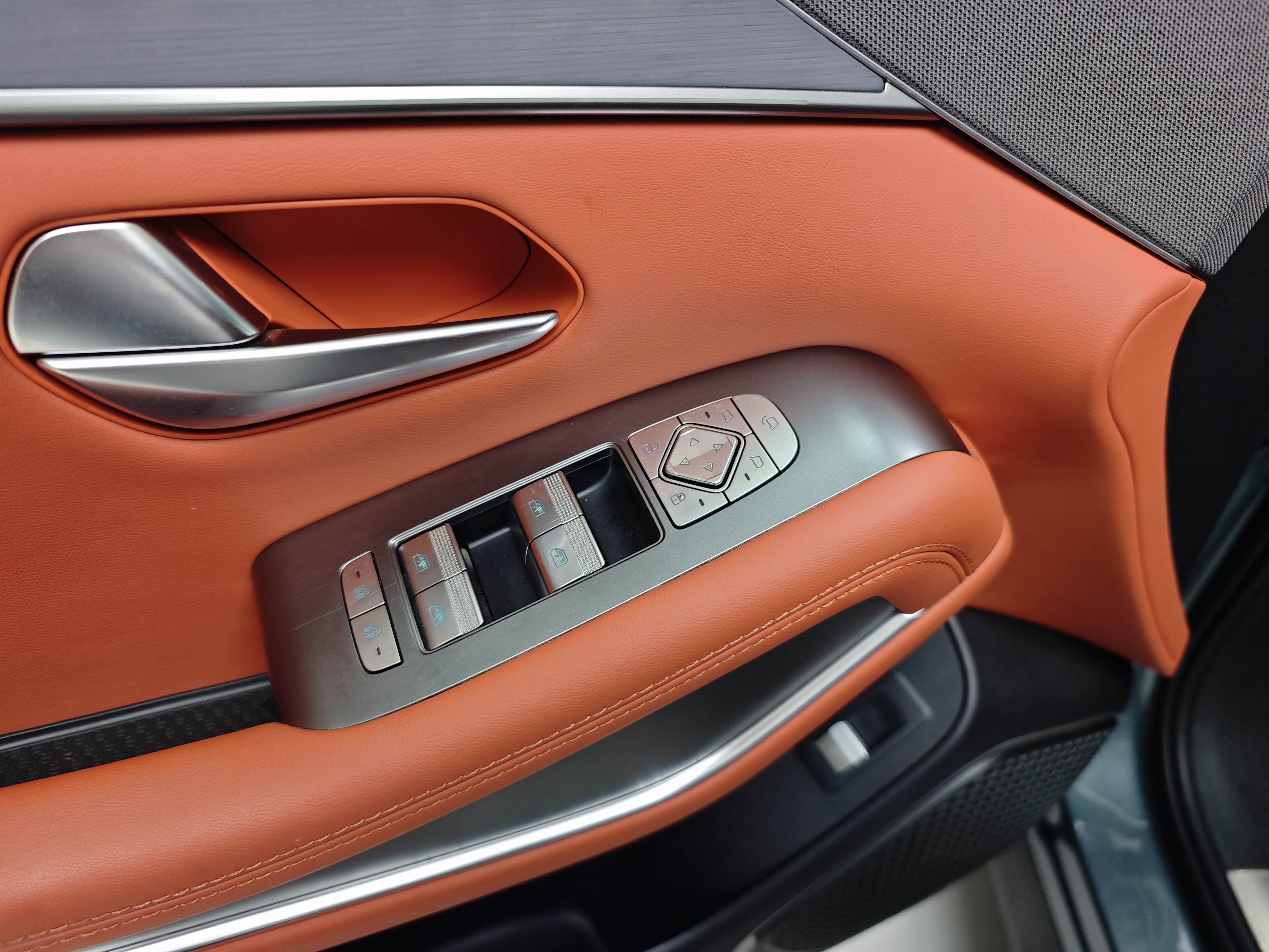 BYD Tang L 2025 car image #10
