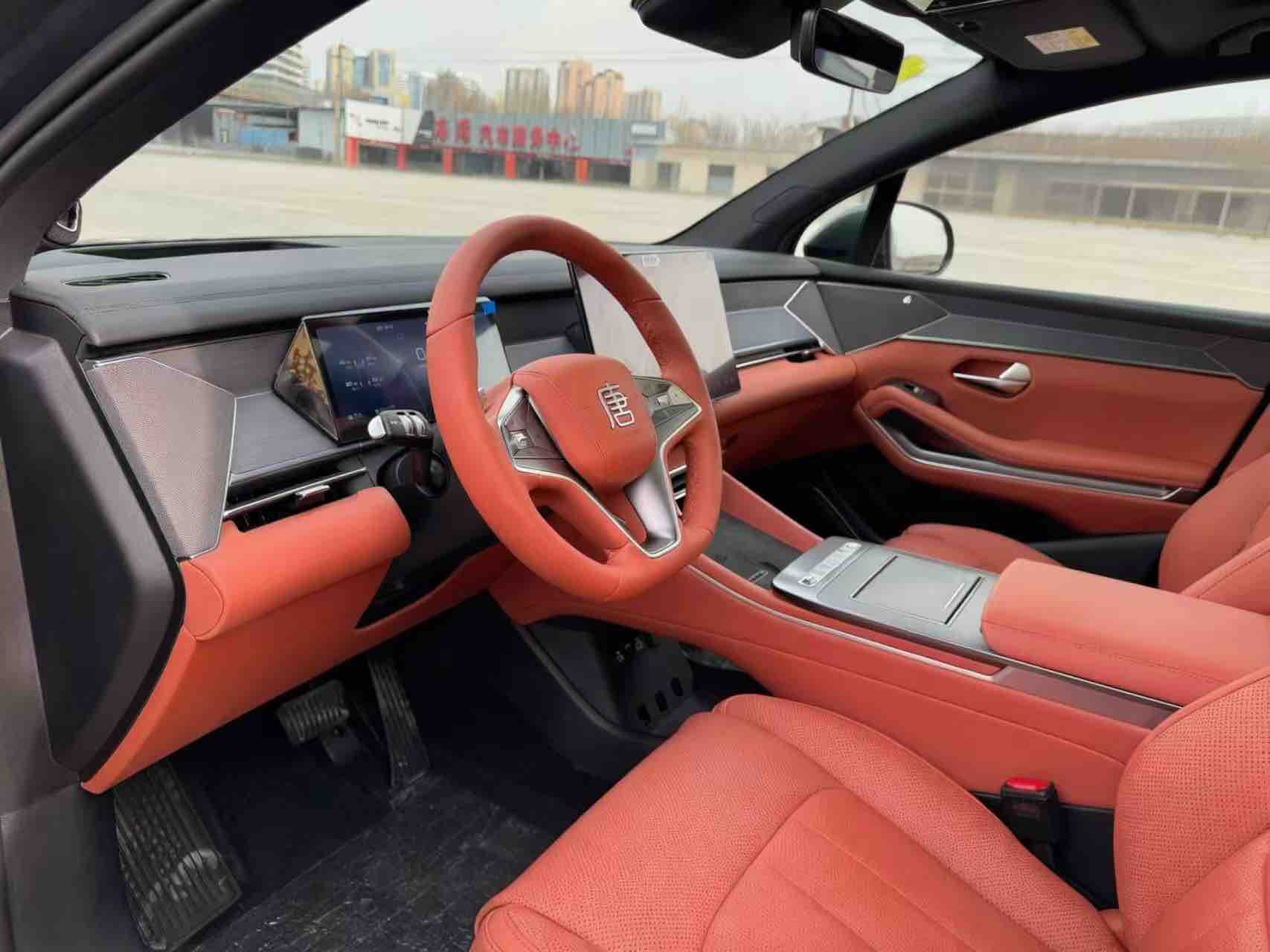 BYD Tang L 2025 immagine di auto #10