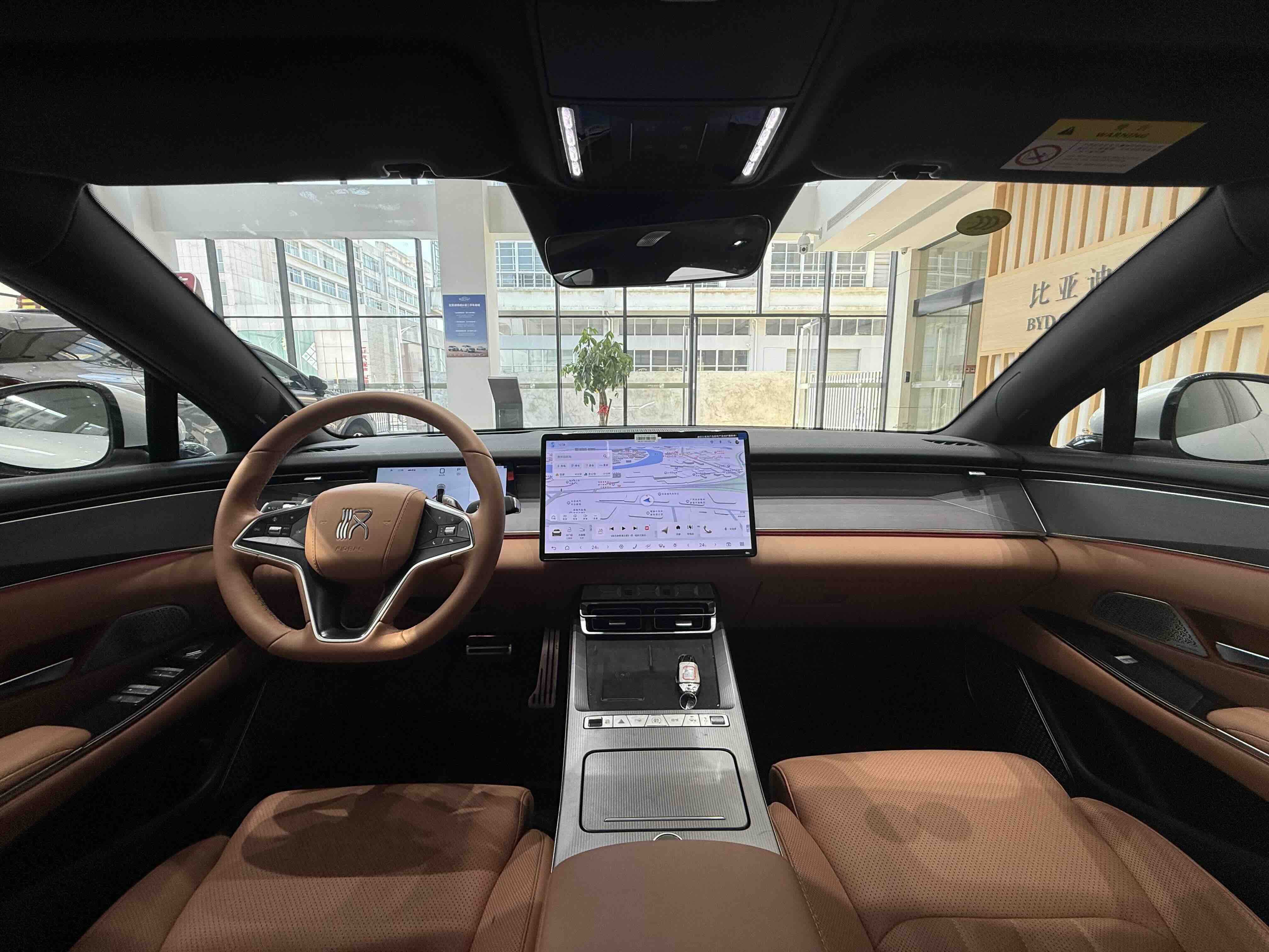 BYD HanL 2025 car image #10