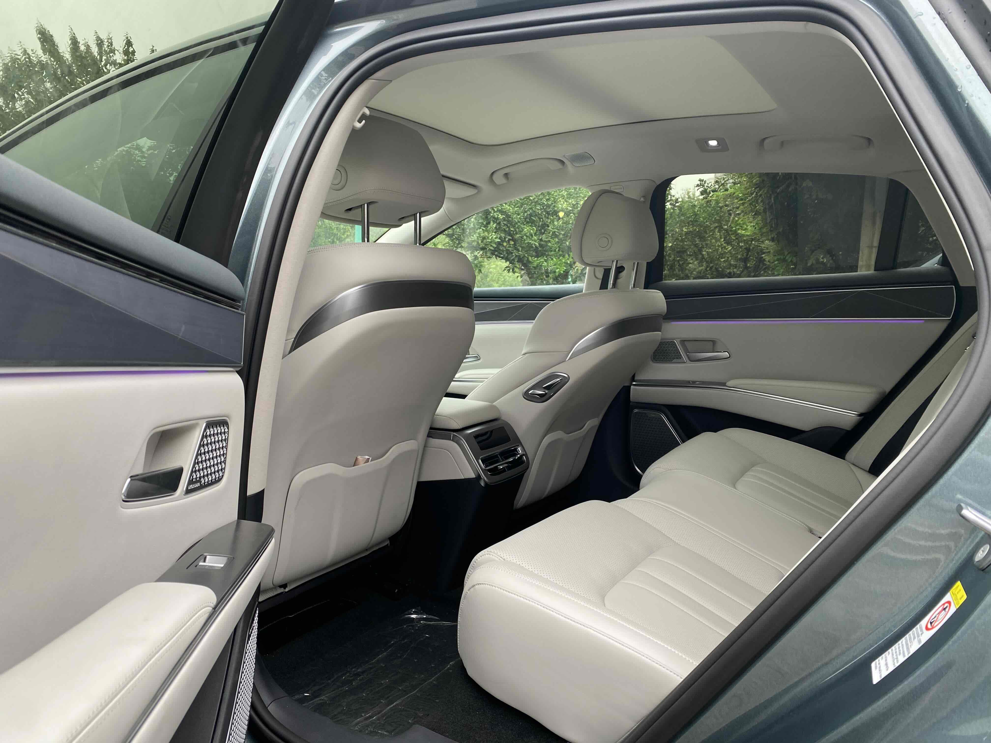 BYD HanL 2025 car image #10