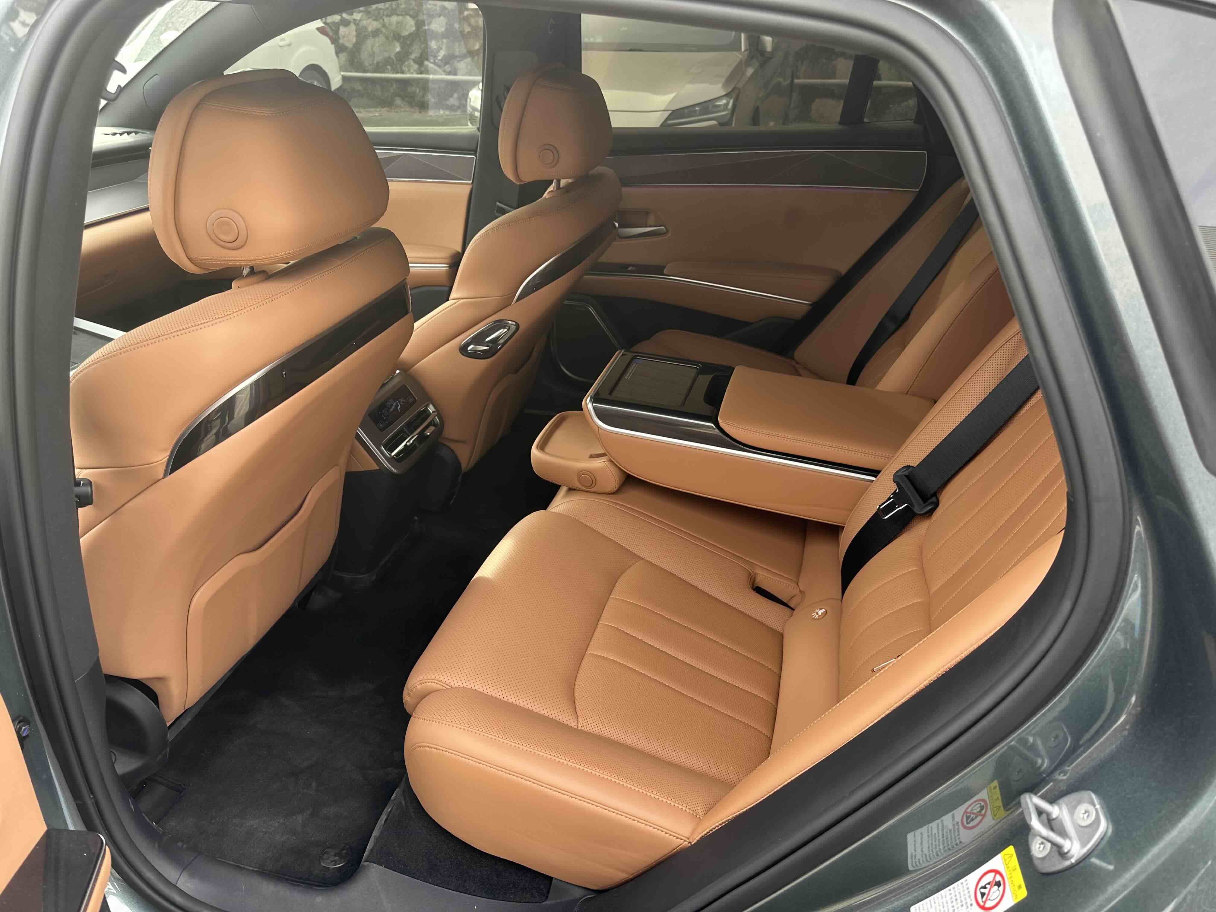 BYD HanL 2025 car image #10