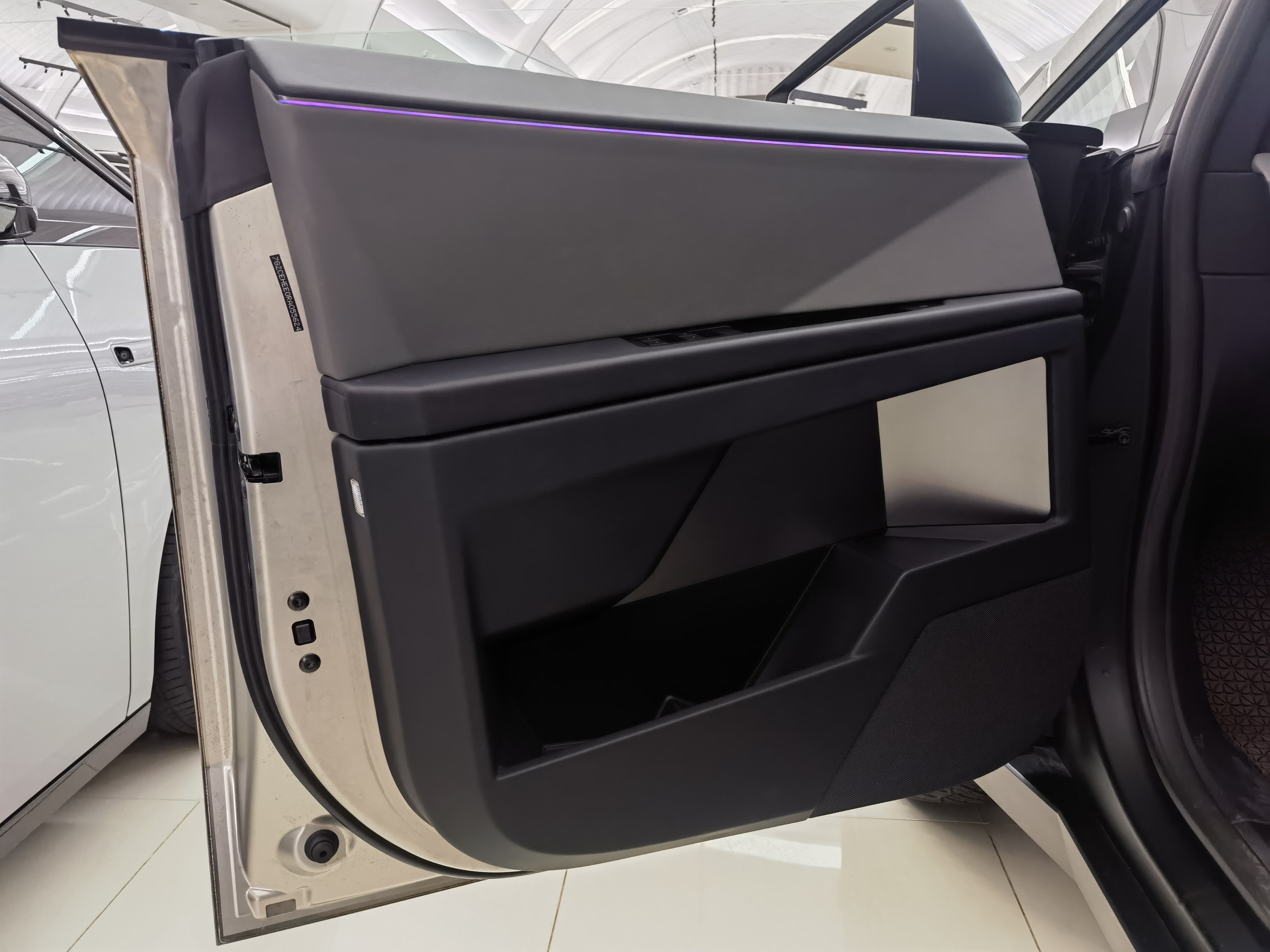 特斯拉 赛博越野旅行车 2025 汽车图片 #10