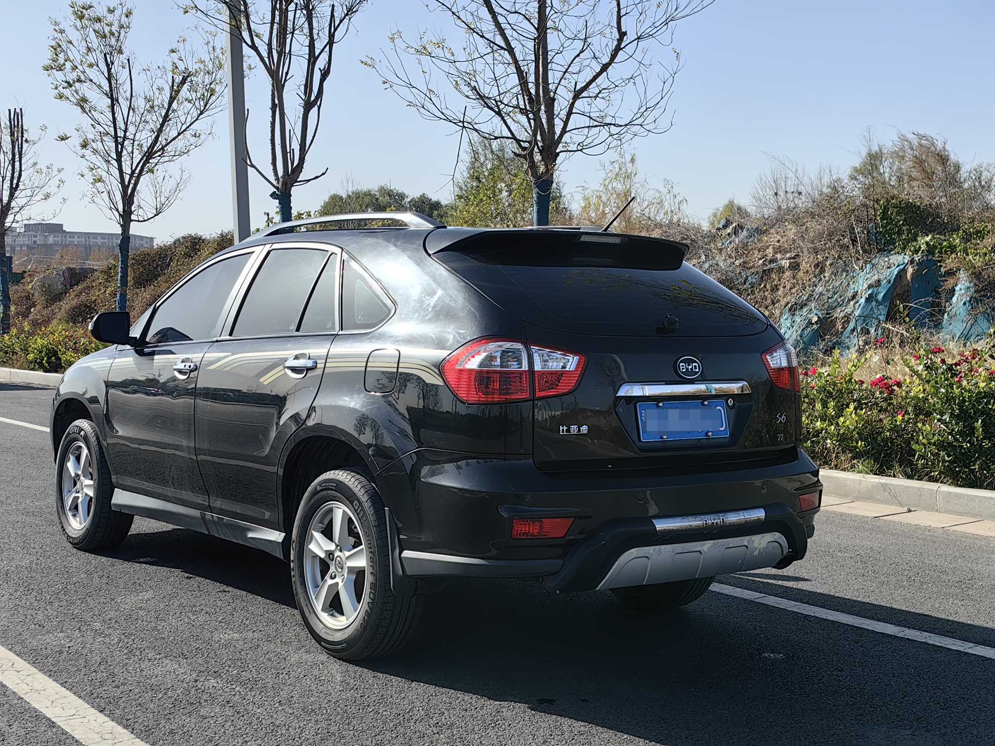 BYD S6 2015 car image #10