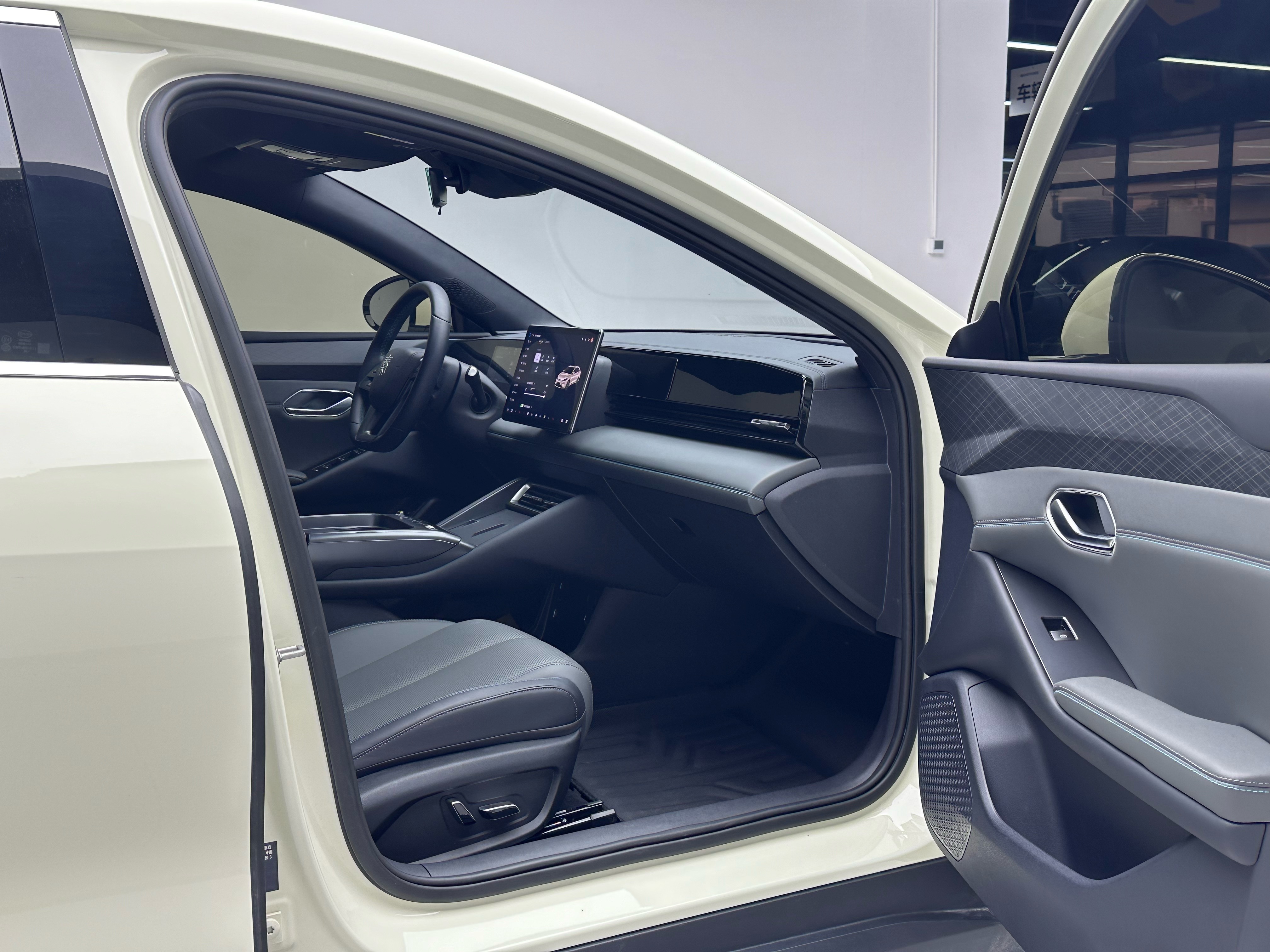 BYD Qin L 2025 car image #10