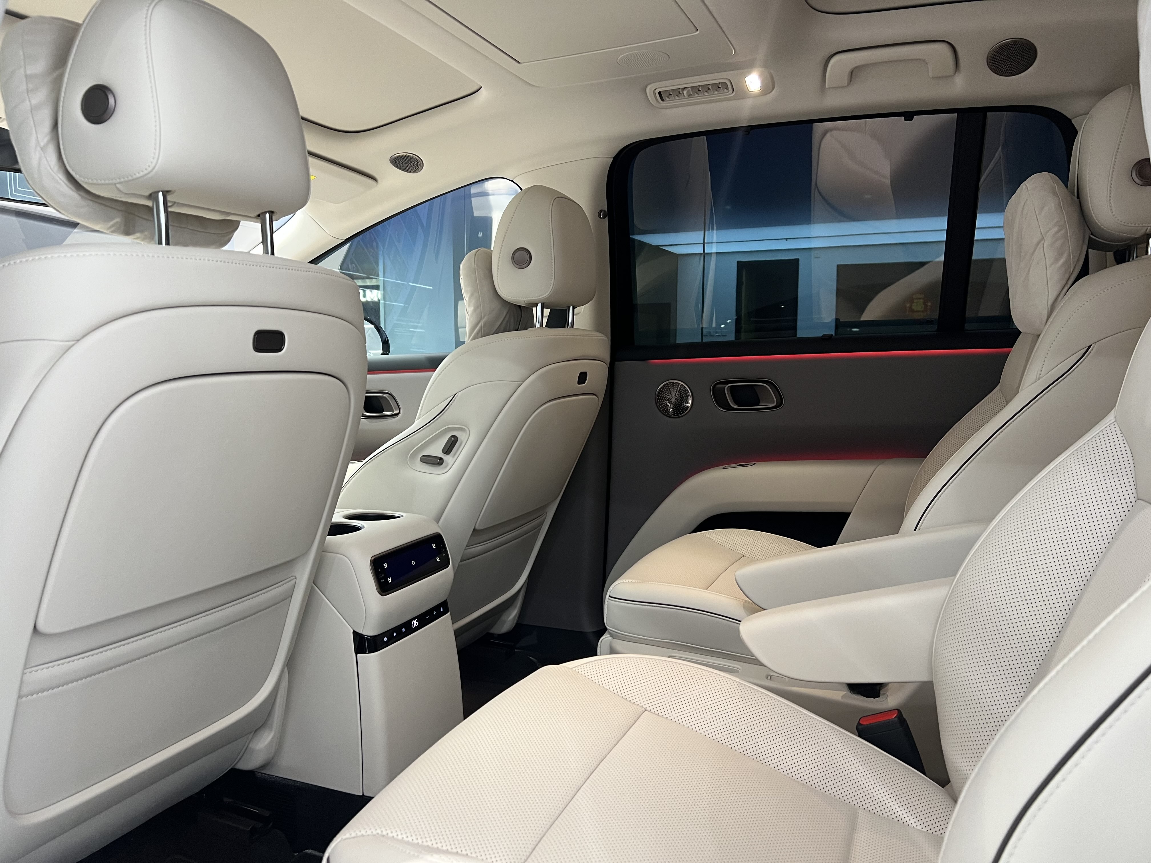 Li i6 2025 immagine di auto #10