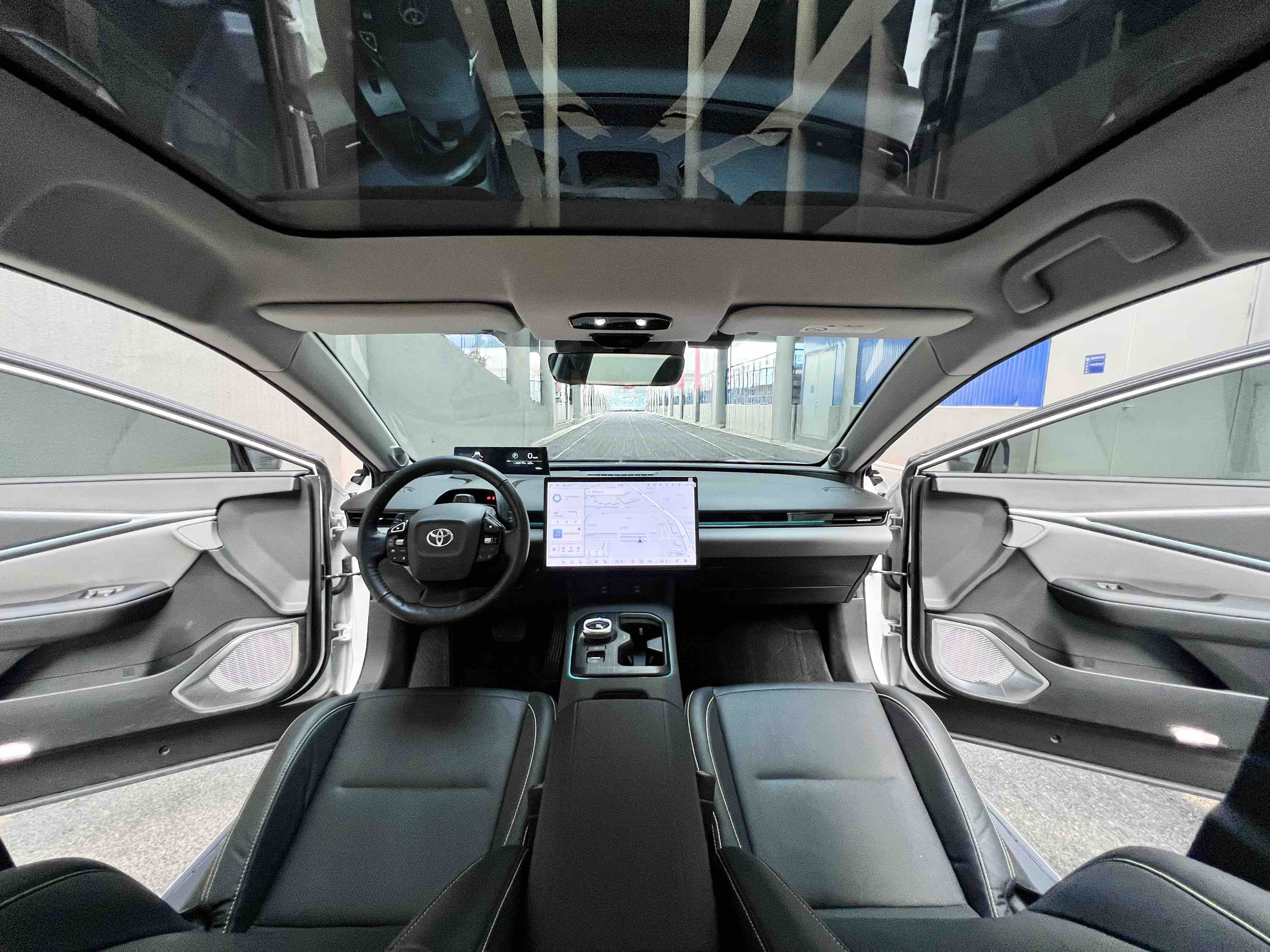 Toyota bZ5 2025 immagine di auto #10