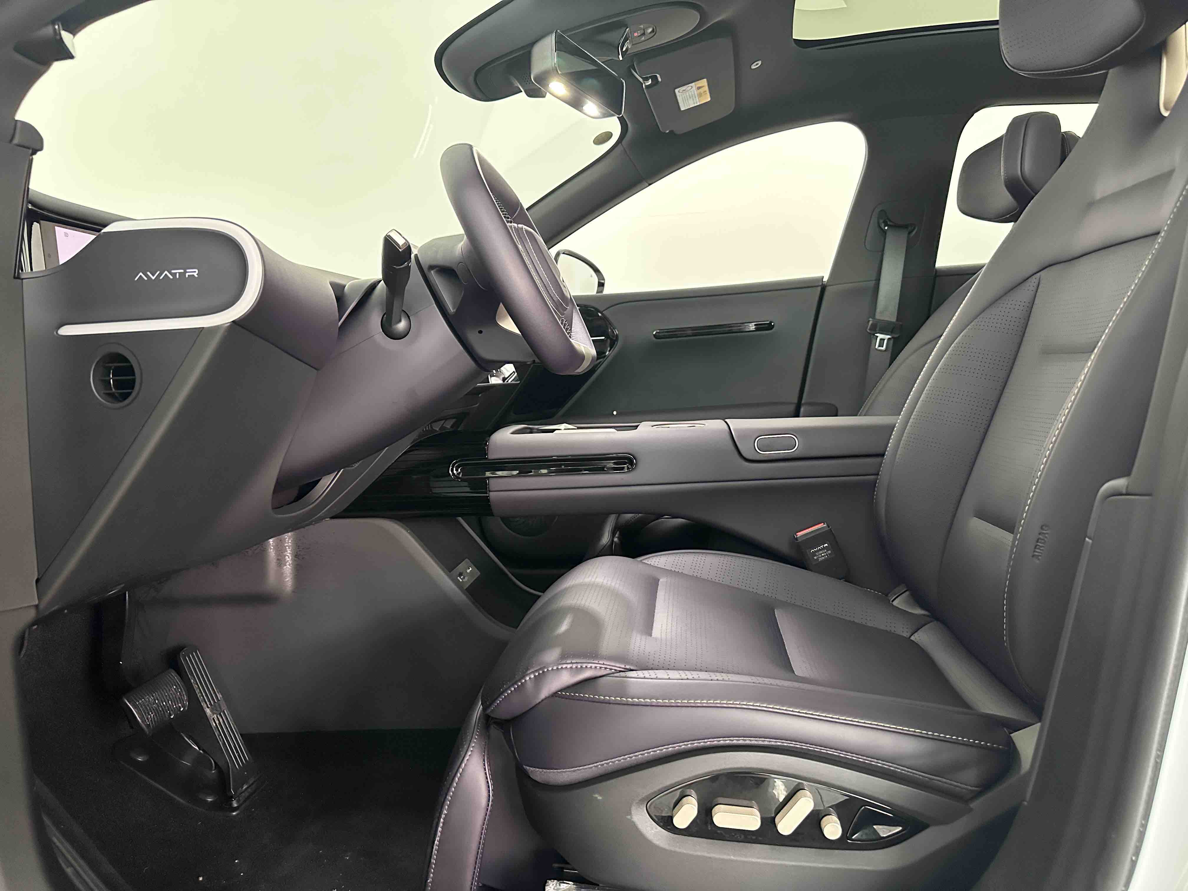 Avatr 07 2025 car image #10