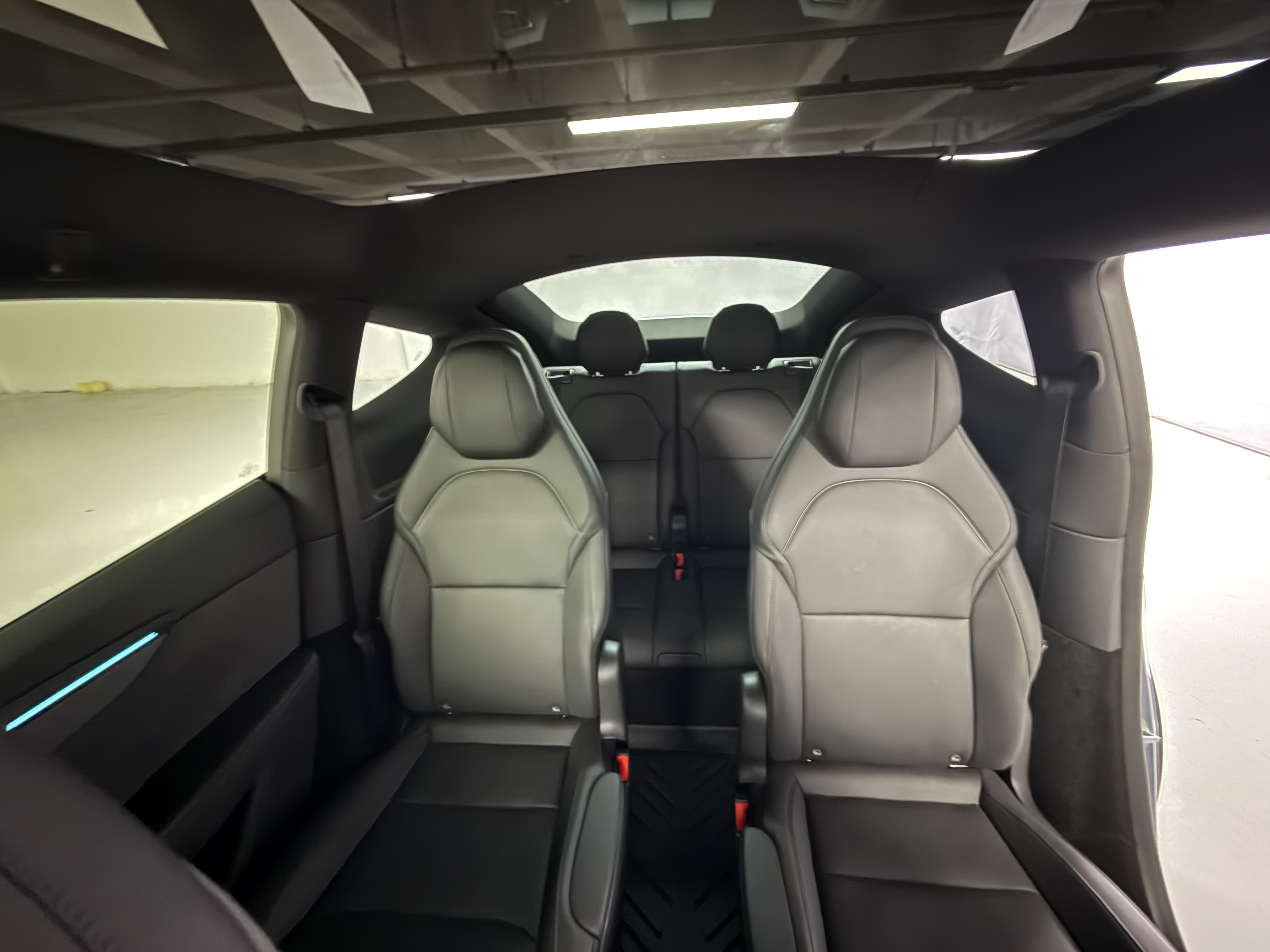 特斯拉 Model Y L 2025 汽车图片 #10