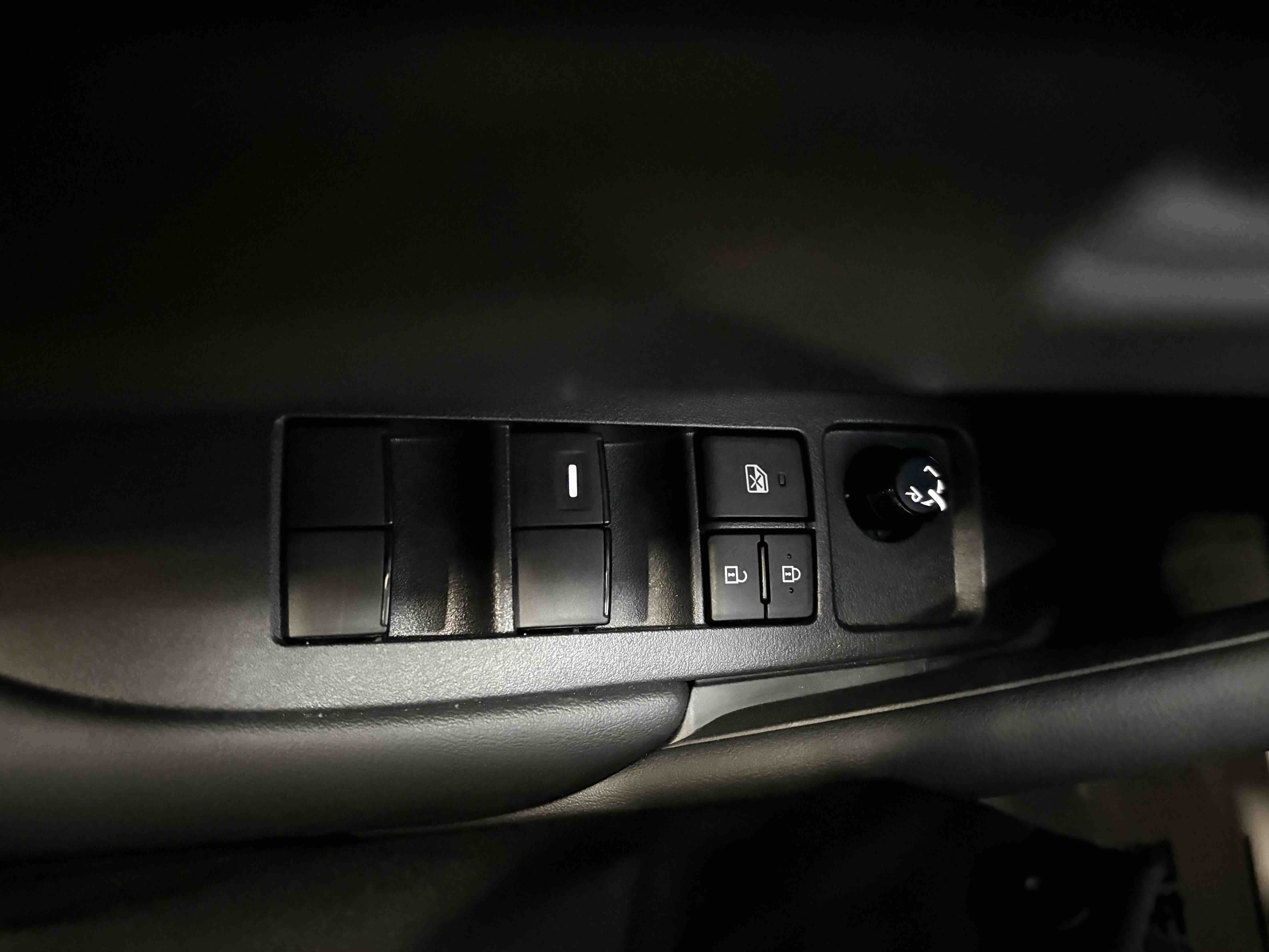 Corolla Cross 2026 car image #10