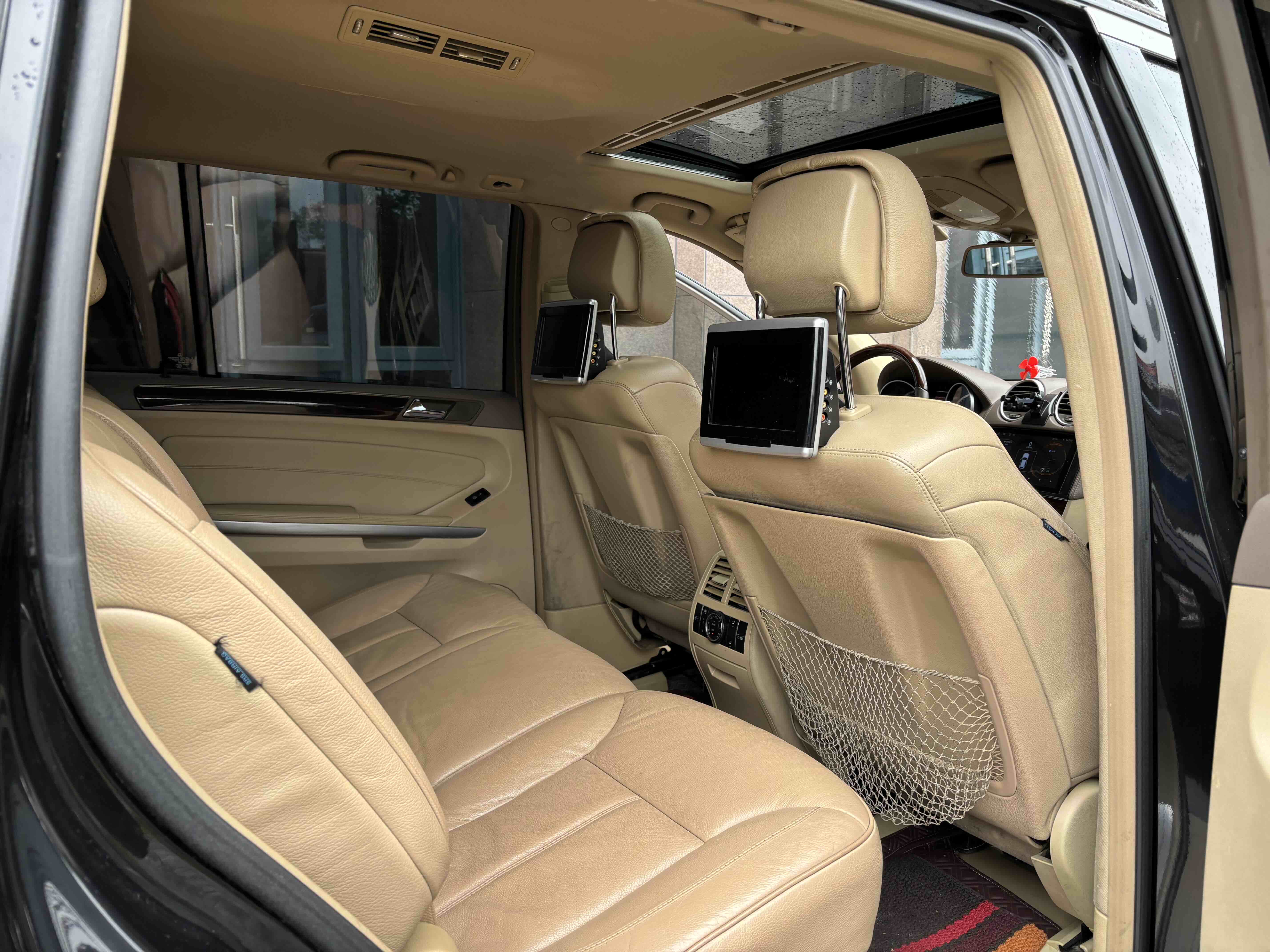 Mercedes-Benz GL Class 2011 car image #10