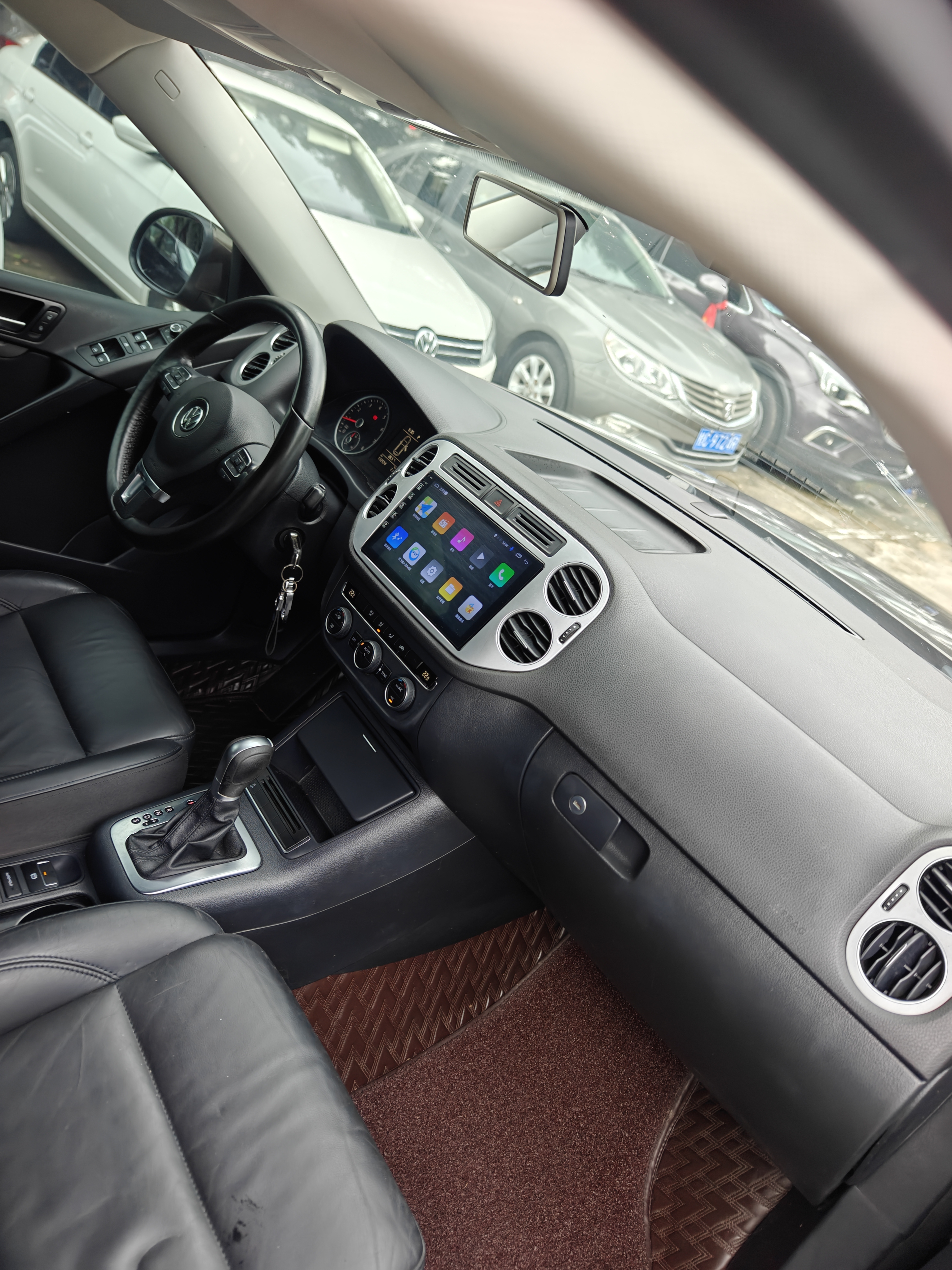 Volkswagen Tiguan 2014 car image #10