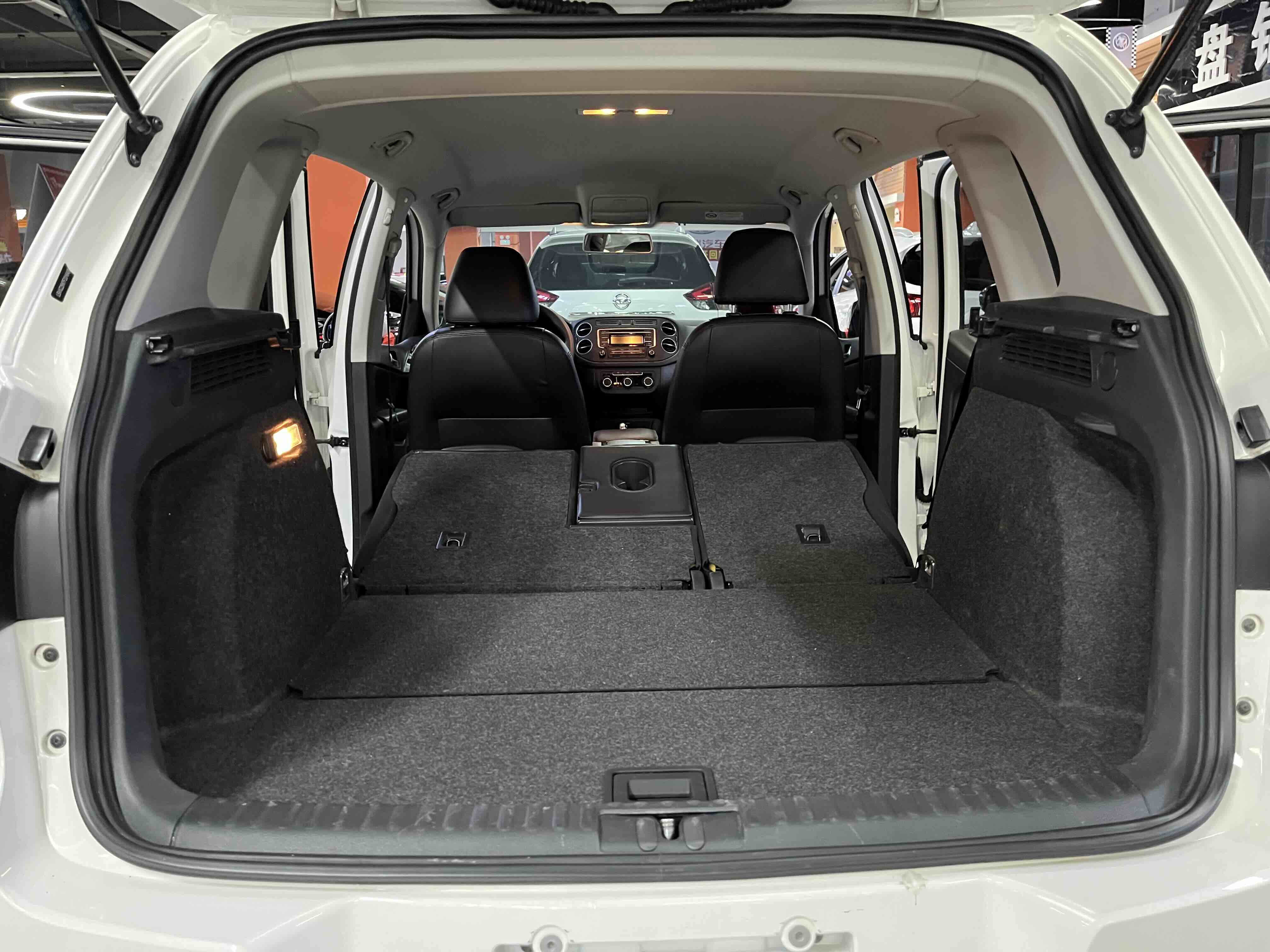 Volkswagen Tiguan 2015 car image #10