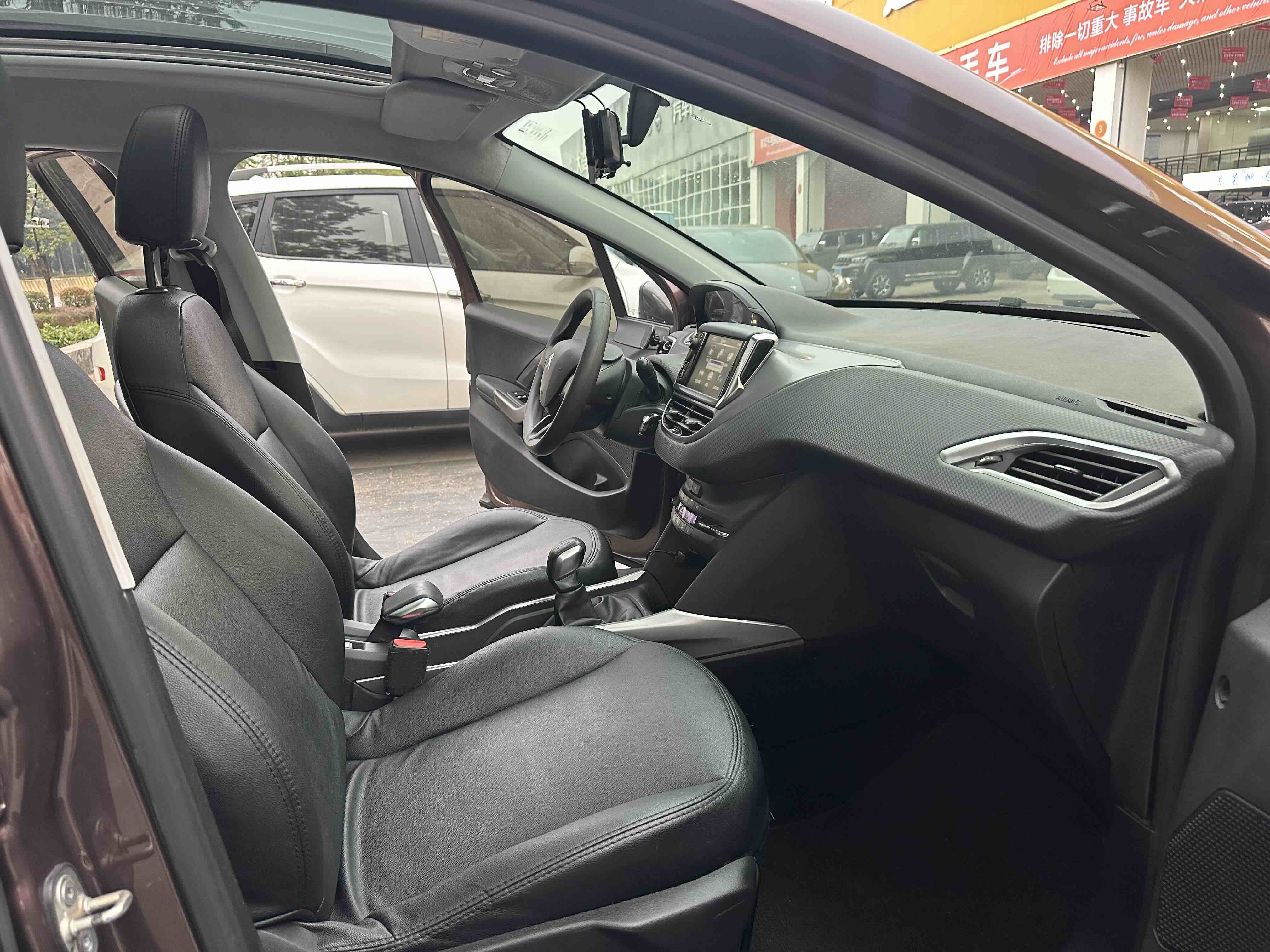 Peugeot 2008 2016 car image #10