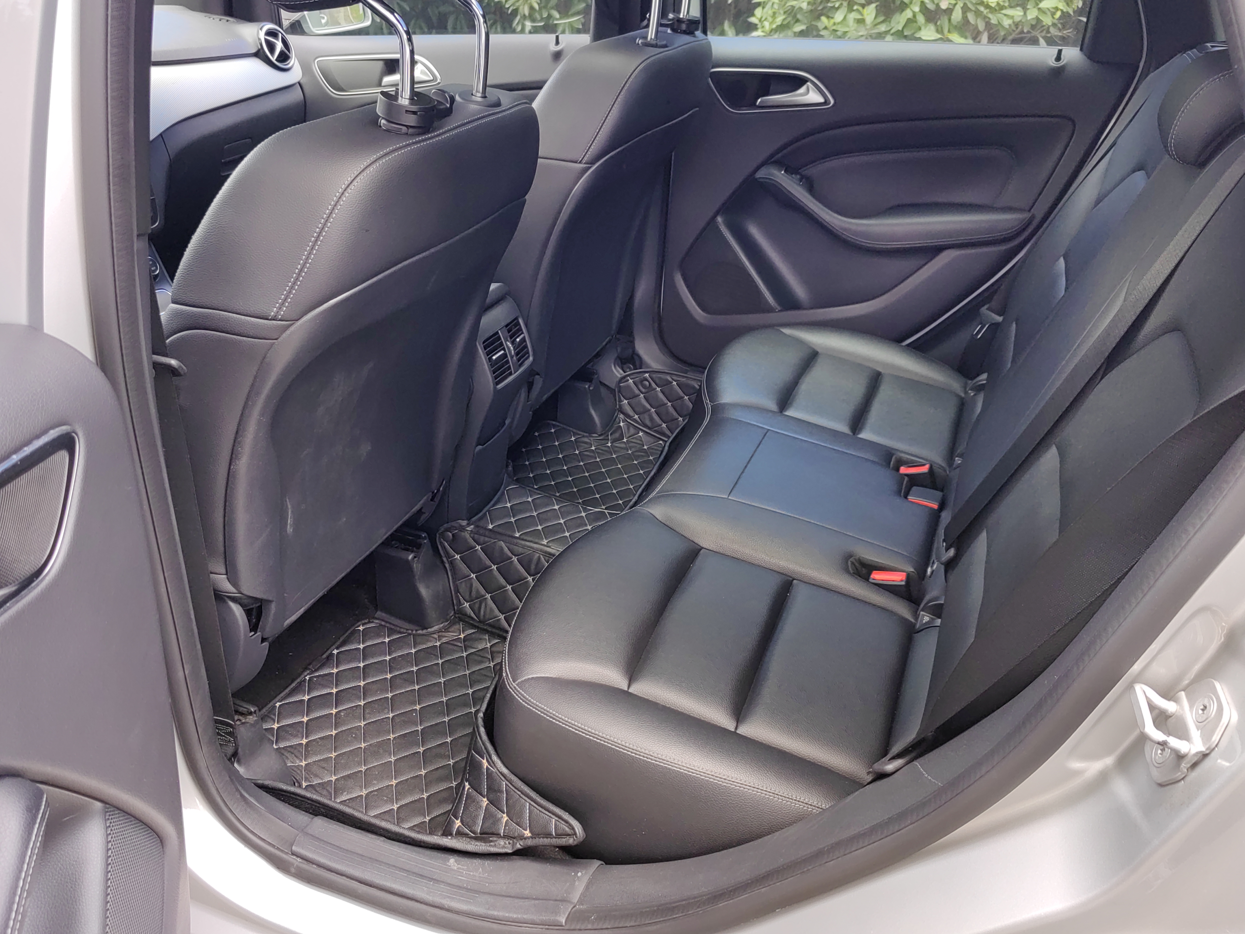 Mercedes-Benz B Class 2016 car image #10