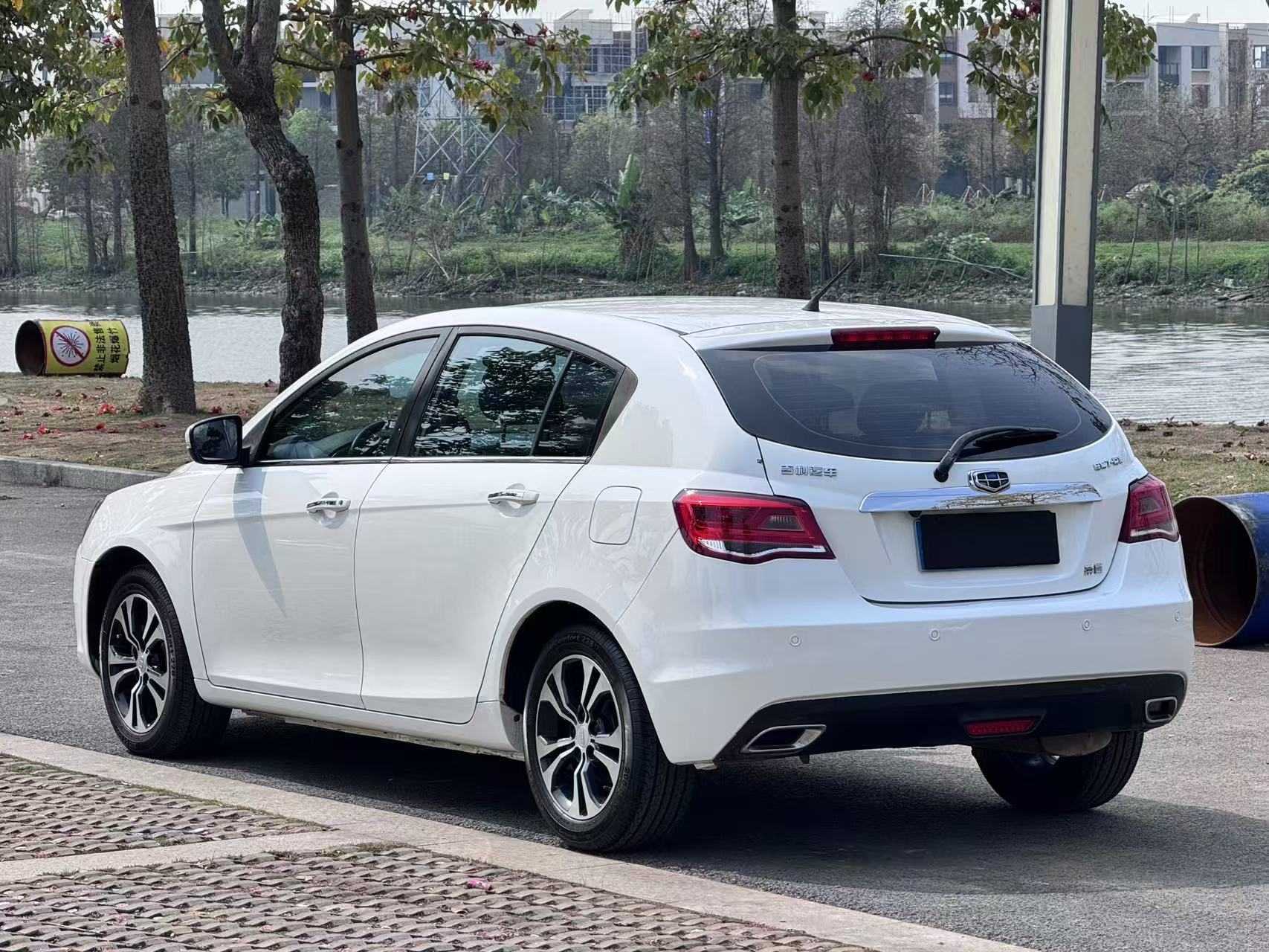 Emgrand 2015 #10 Emgrand 2015 car image #10