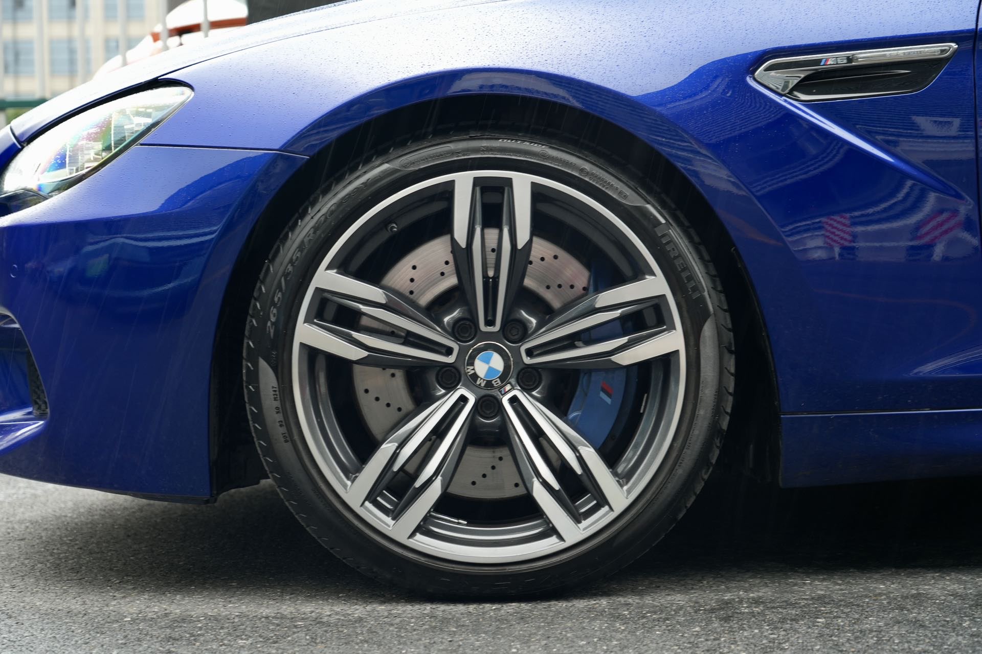 BMW M6 2015 car image #10