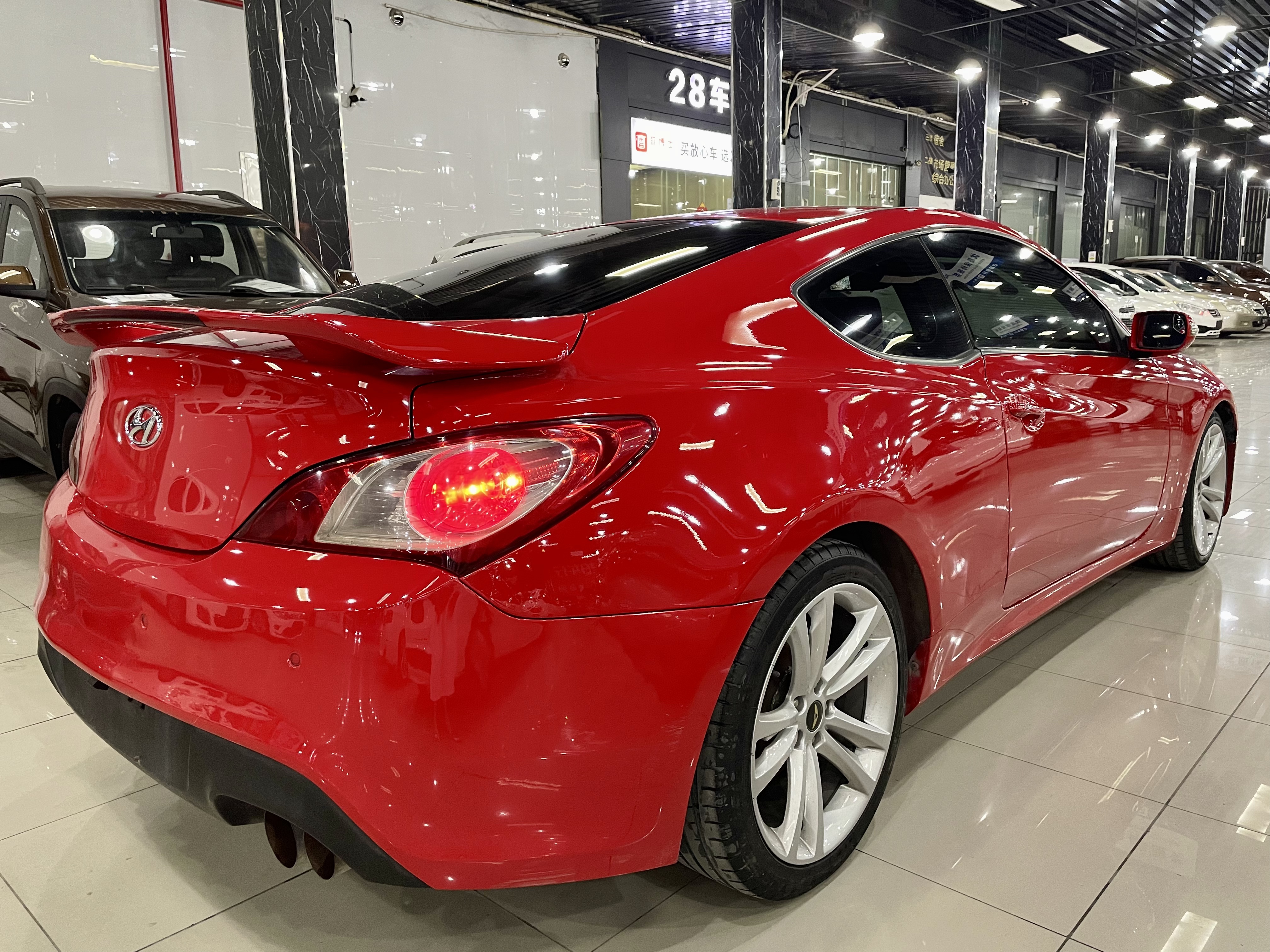 Hyundai Rohens-Coupe 2010 #10 Hyundai Rohens-Coupe 2010 car image #10