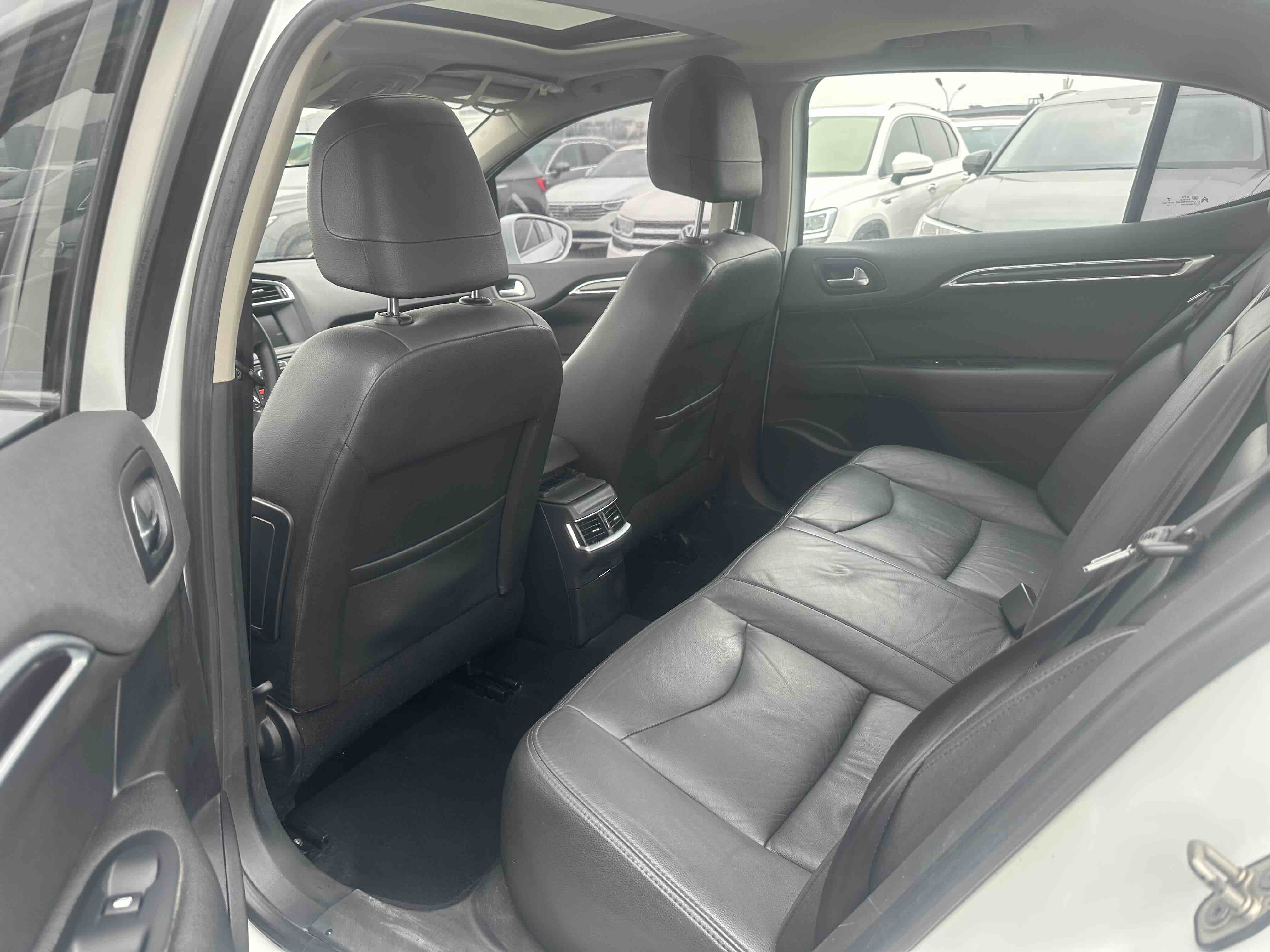 Citroen C4L 2015 car image #10